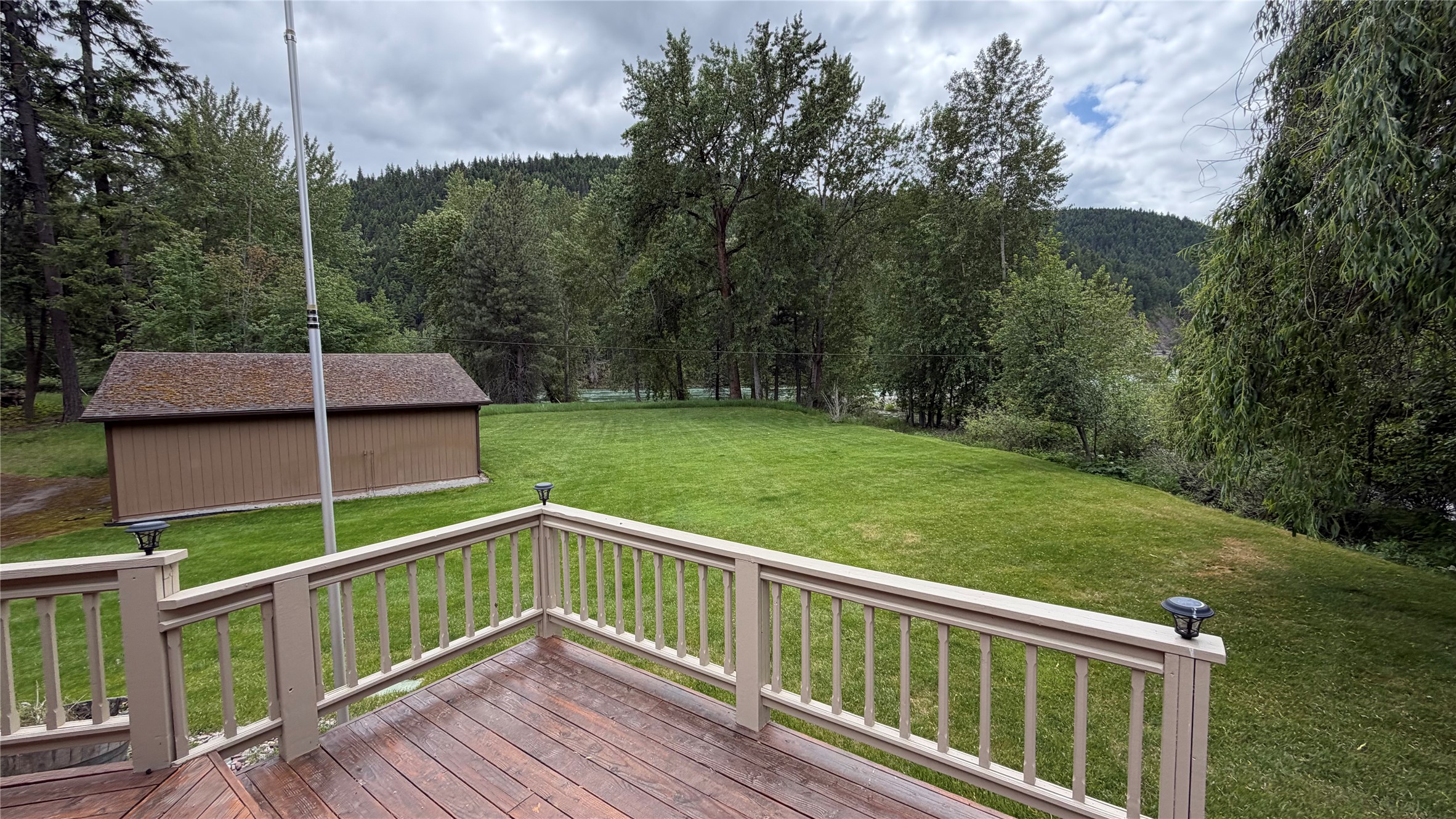 5671 Kootenai River Road Property Photo 32