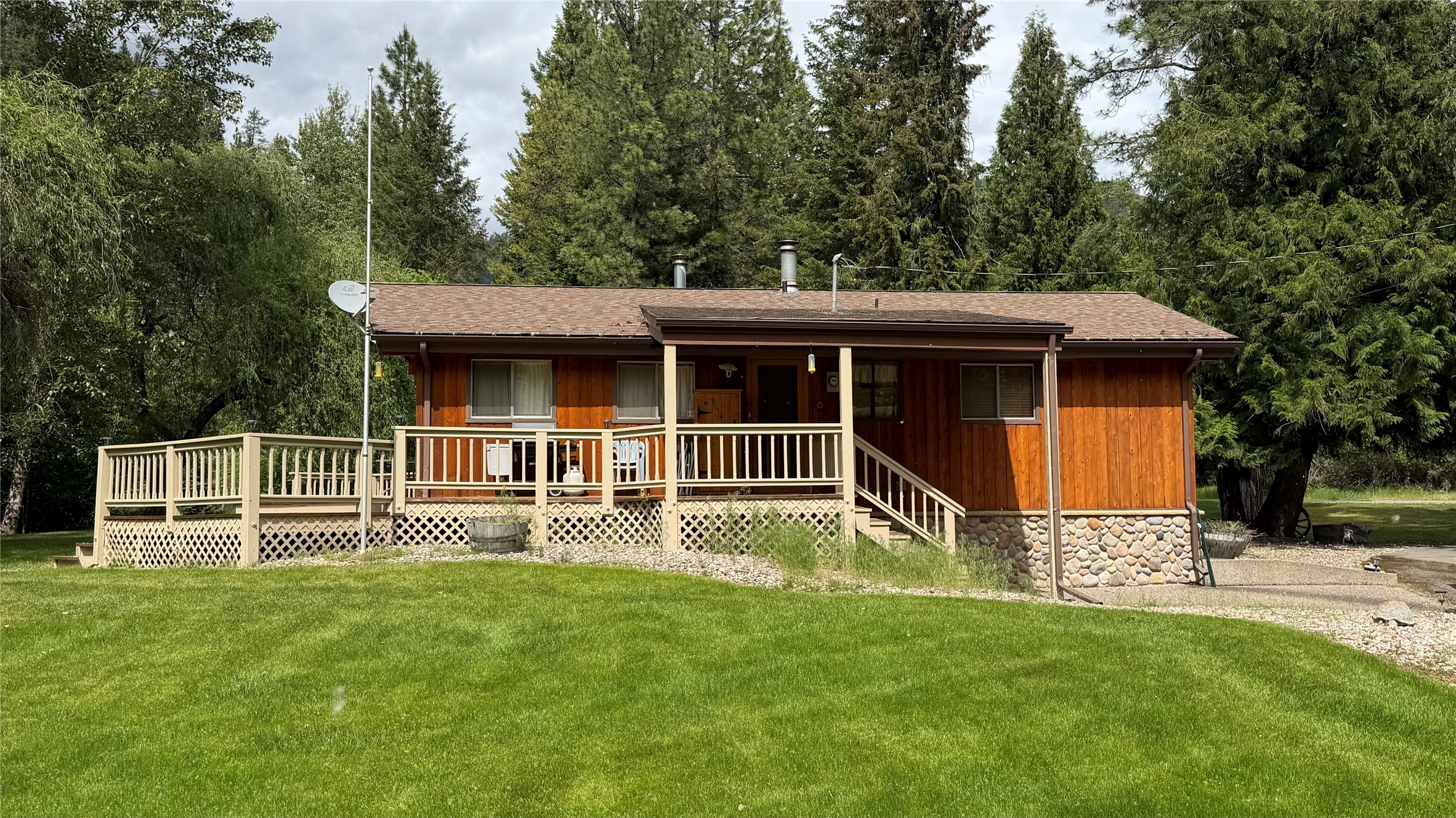 5671 Kootenai River Road Property Photo 37