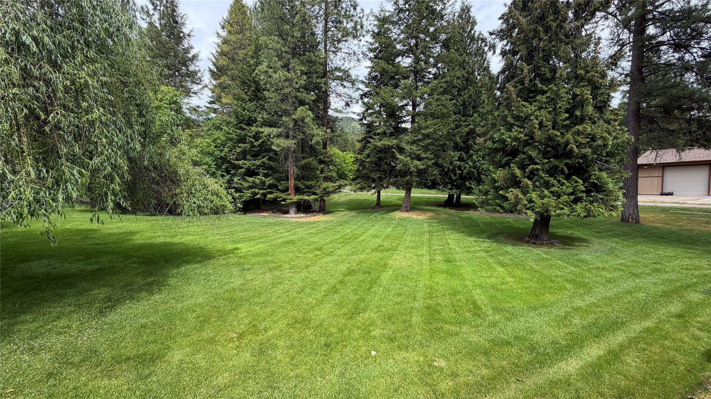 5671 Kootenai River Road Property Photo 39