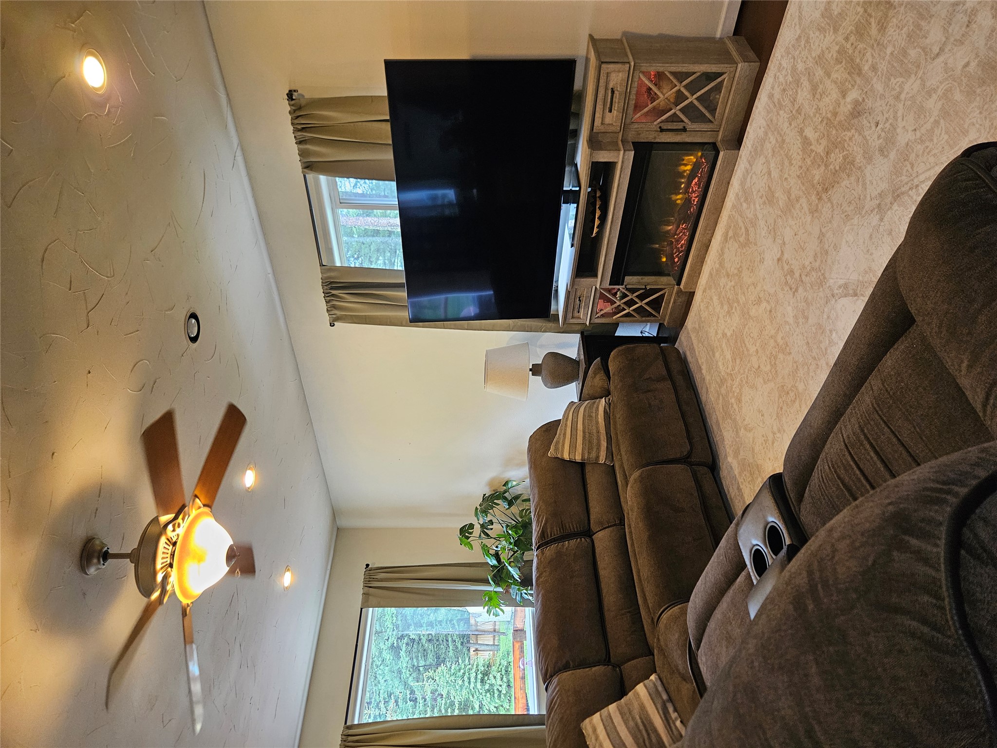 229 3rd Avenue Property Photo 12