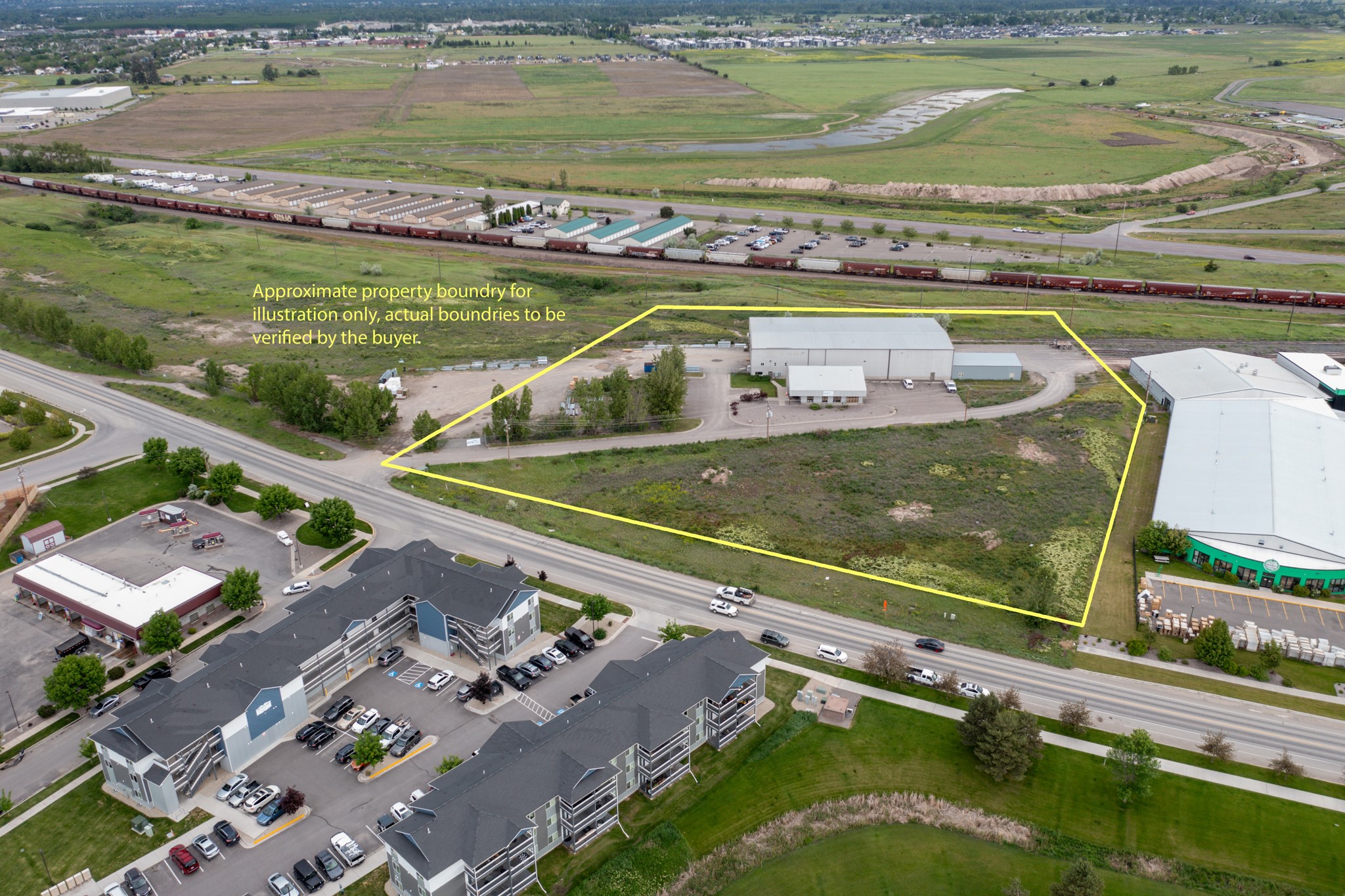 4685 Expressway Property Photo 1