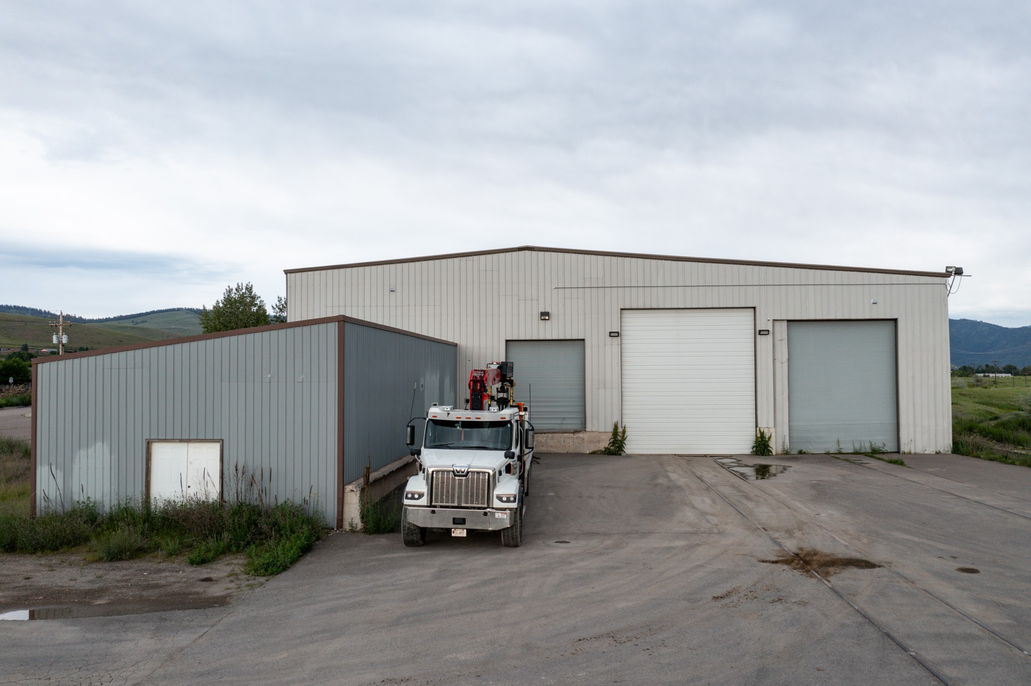 4685 Expressway Property Photo 14