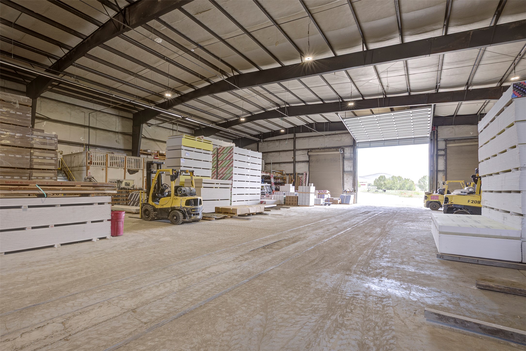 4685 Expressway Property Photo 20