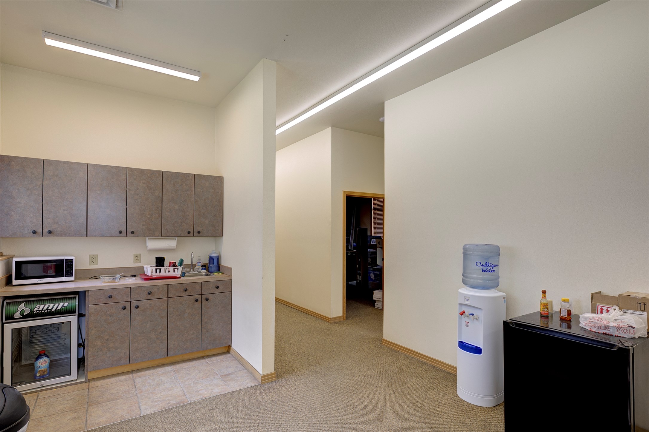 4685 Expressway Property Photo 24