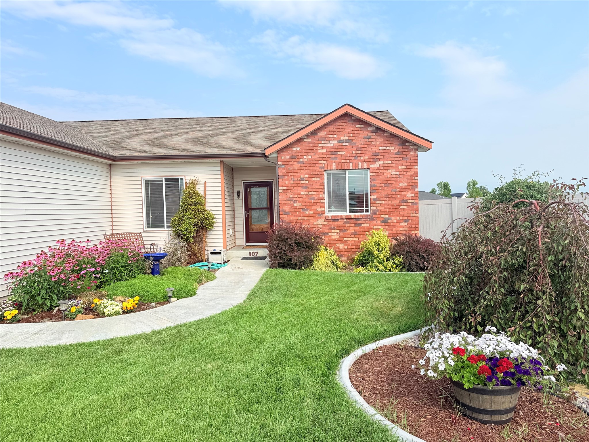 107 Winners Way Property Photo 4