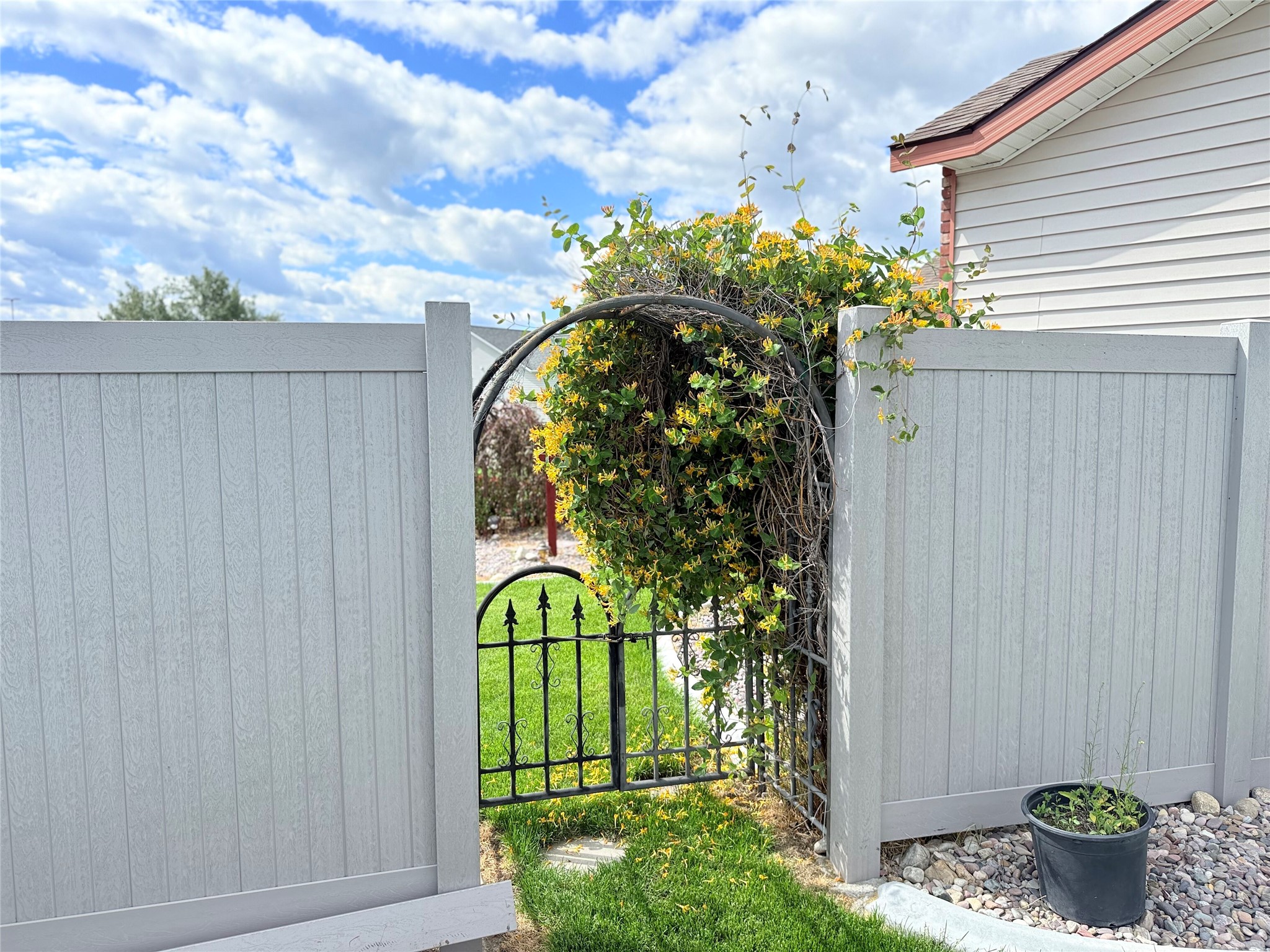107 Winners Way Property Photo 45