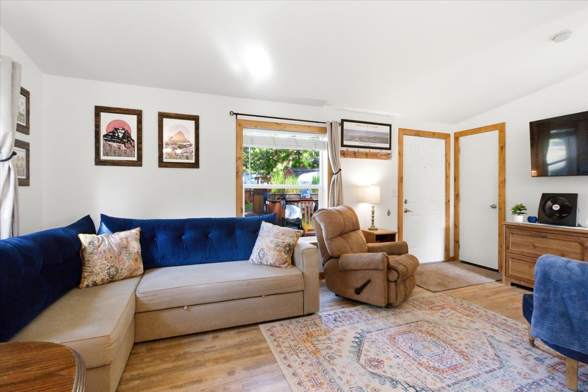192 Kokanee Drive W Property Photo 2