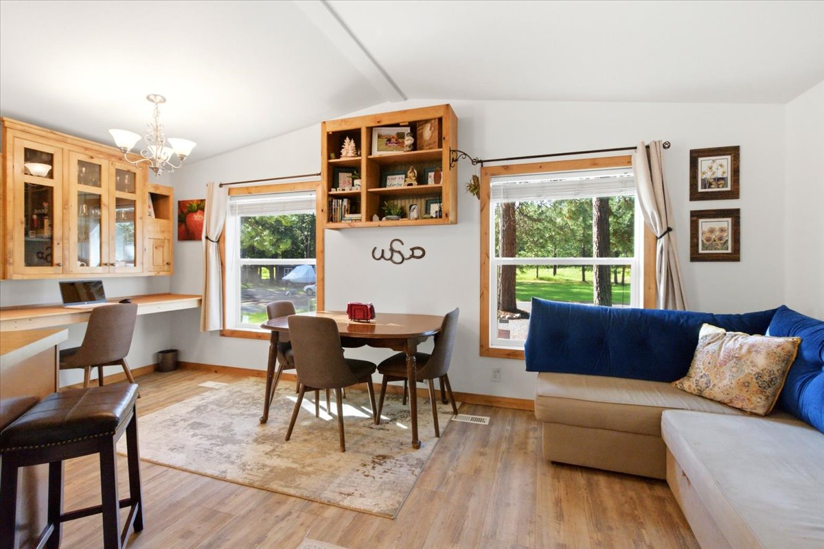 192 Kokanee Drive W Property Photo 4