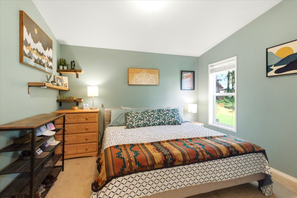 192 Kokanee Drive W Property Photo 12