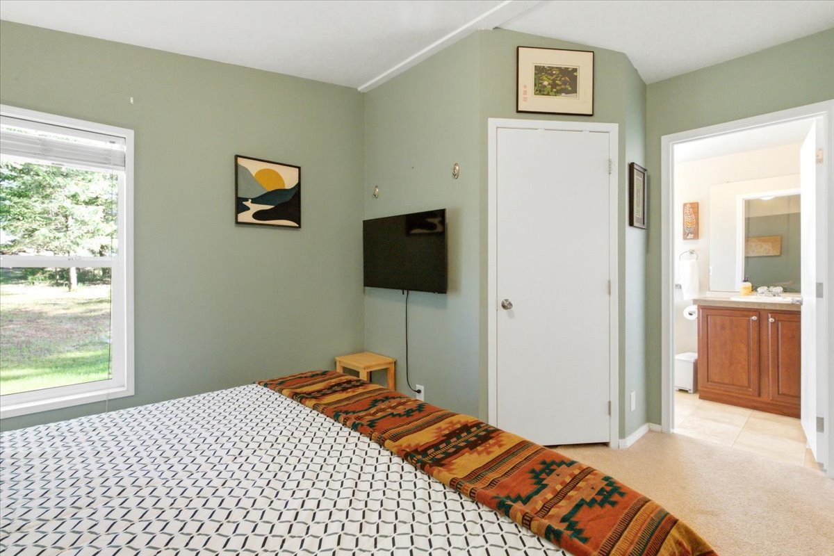 192 Kokanee Drive W Property Photo 13