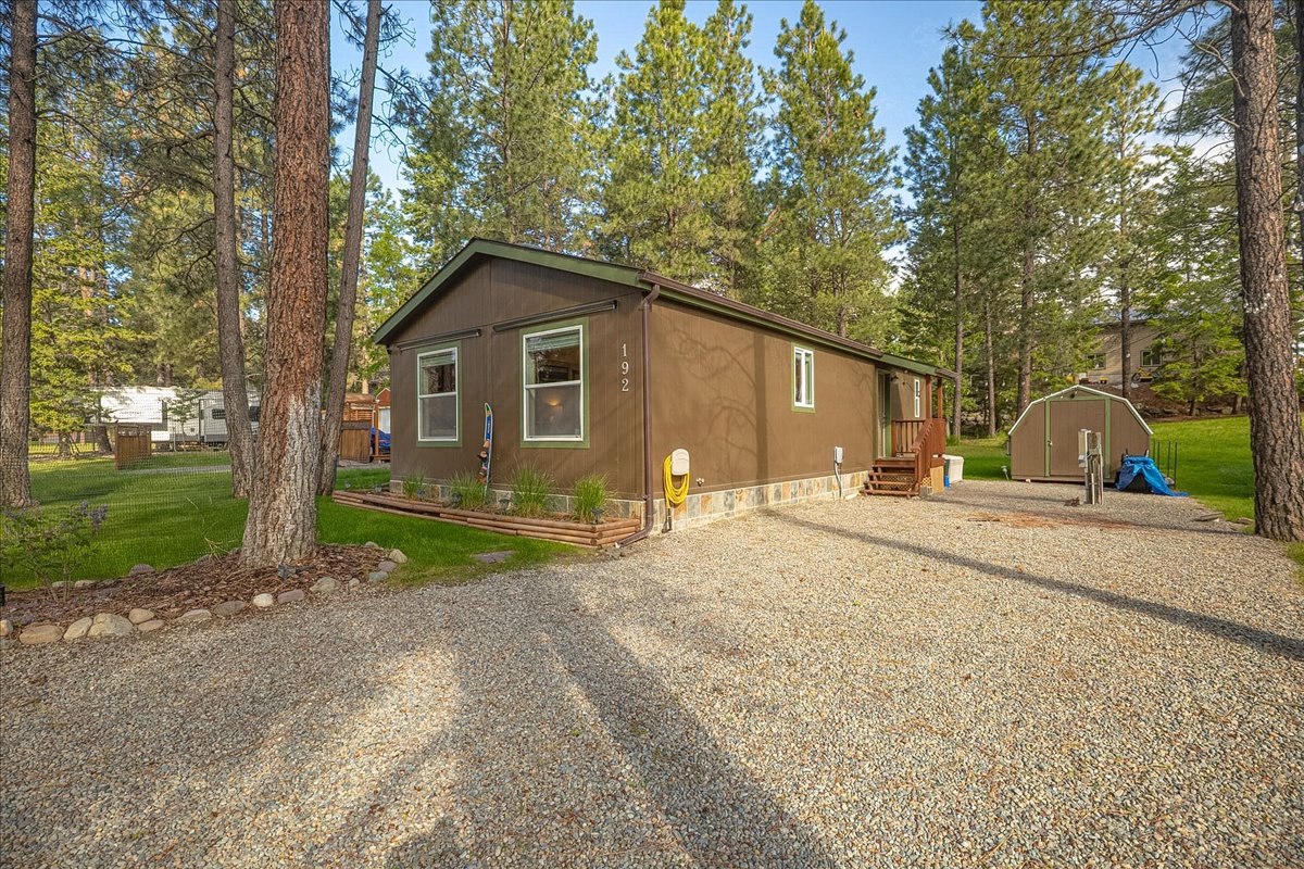 192 Kokanee Drive W Property Photo 20