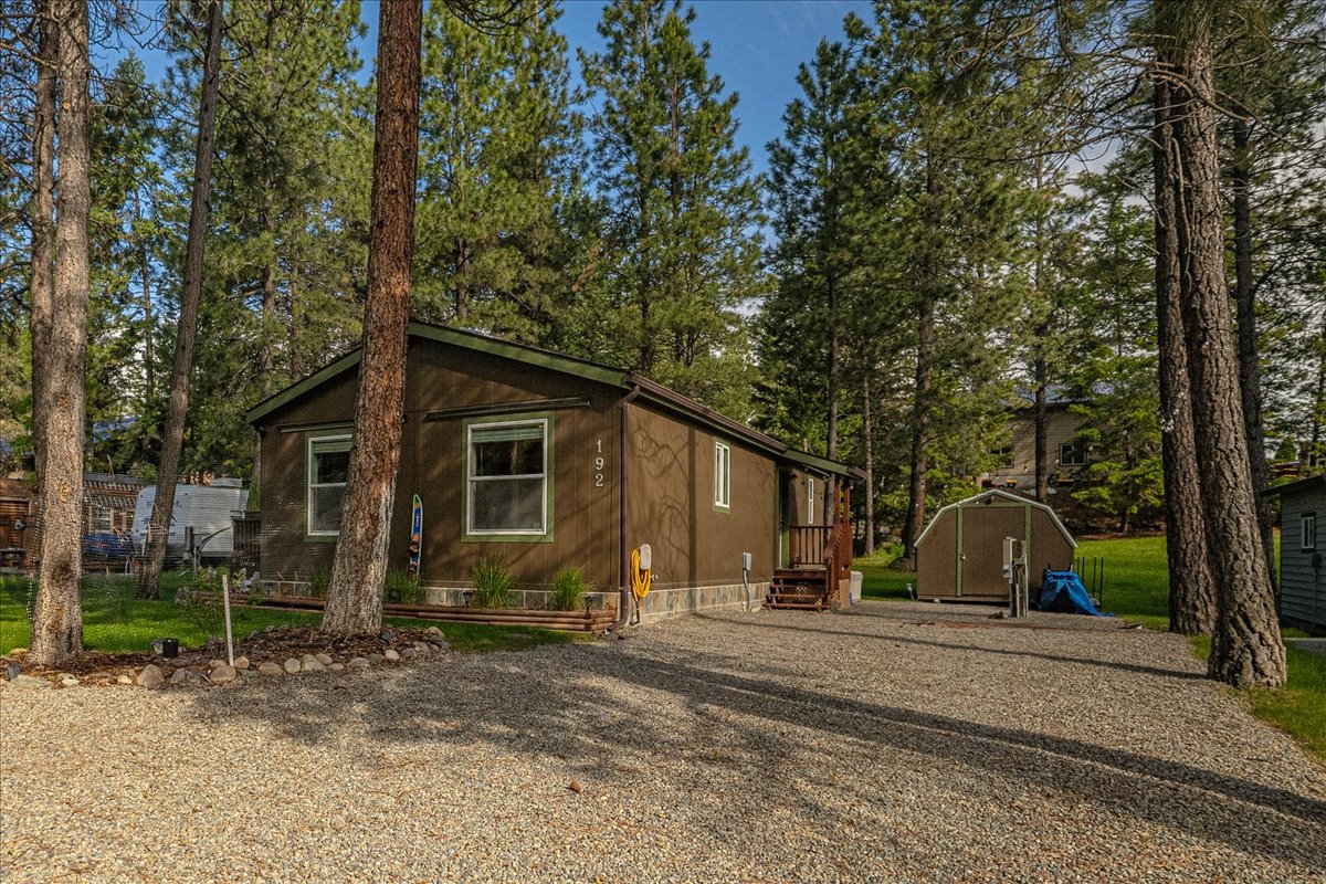 192 Kokanee Drive W Property Photo 26