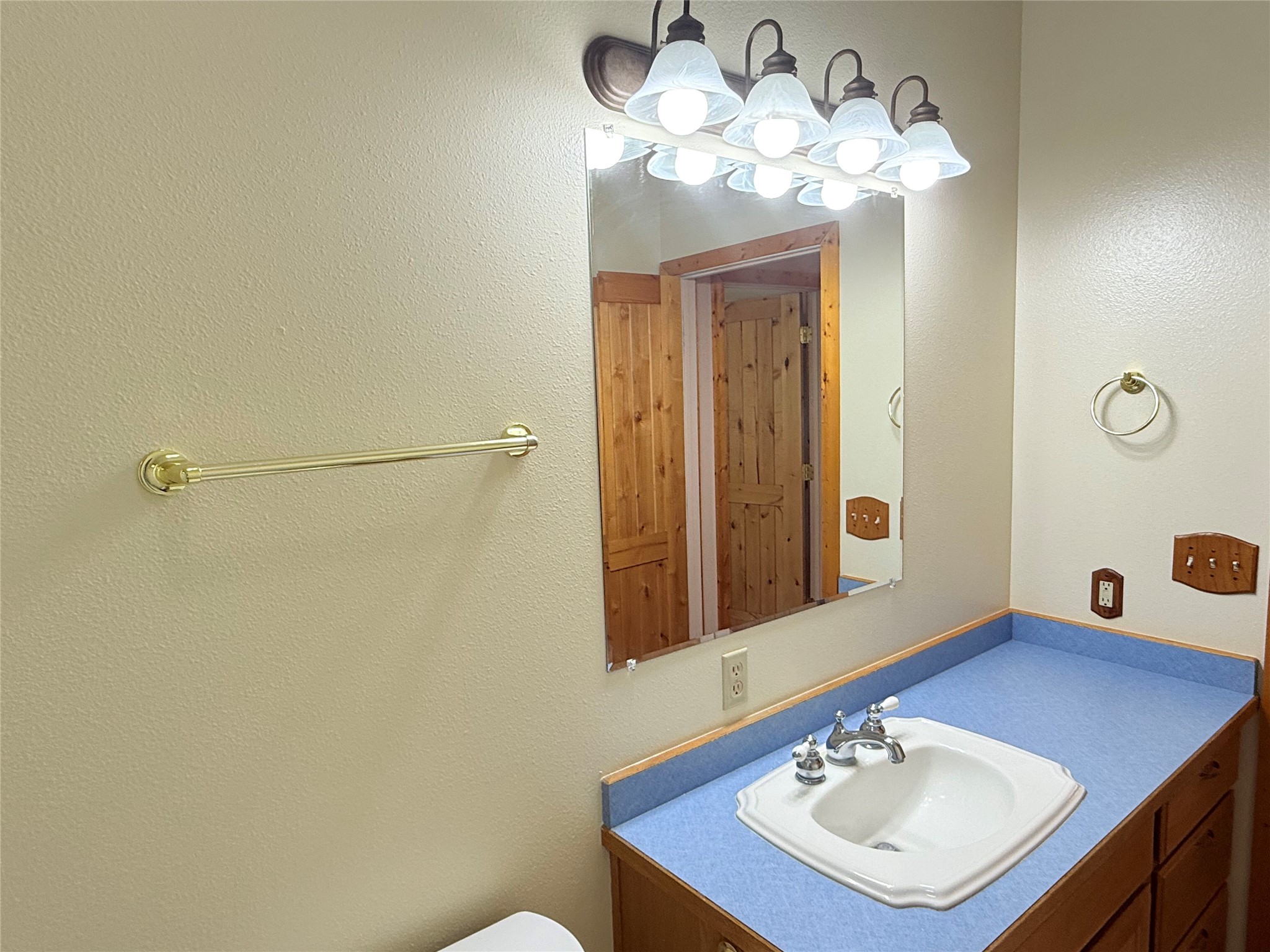 451 Powell Way Property Photo 18