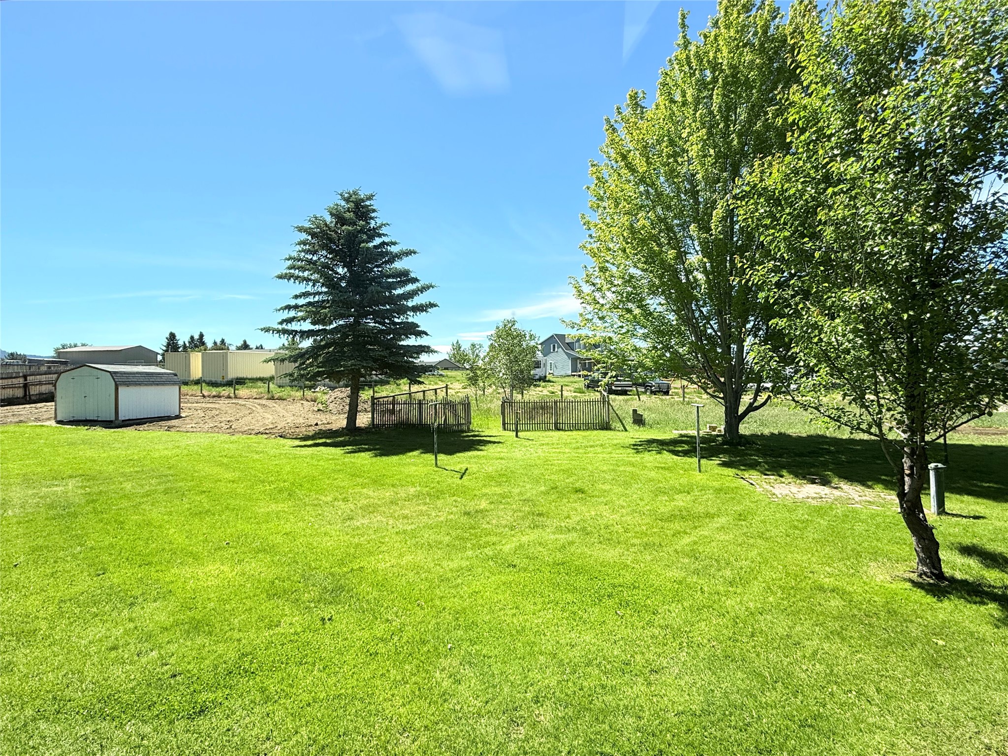 451 Powell Way Property Photo 30
