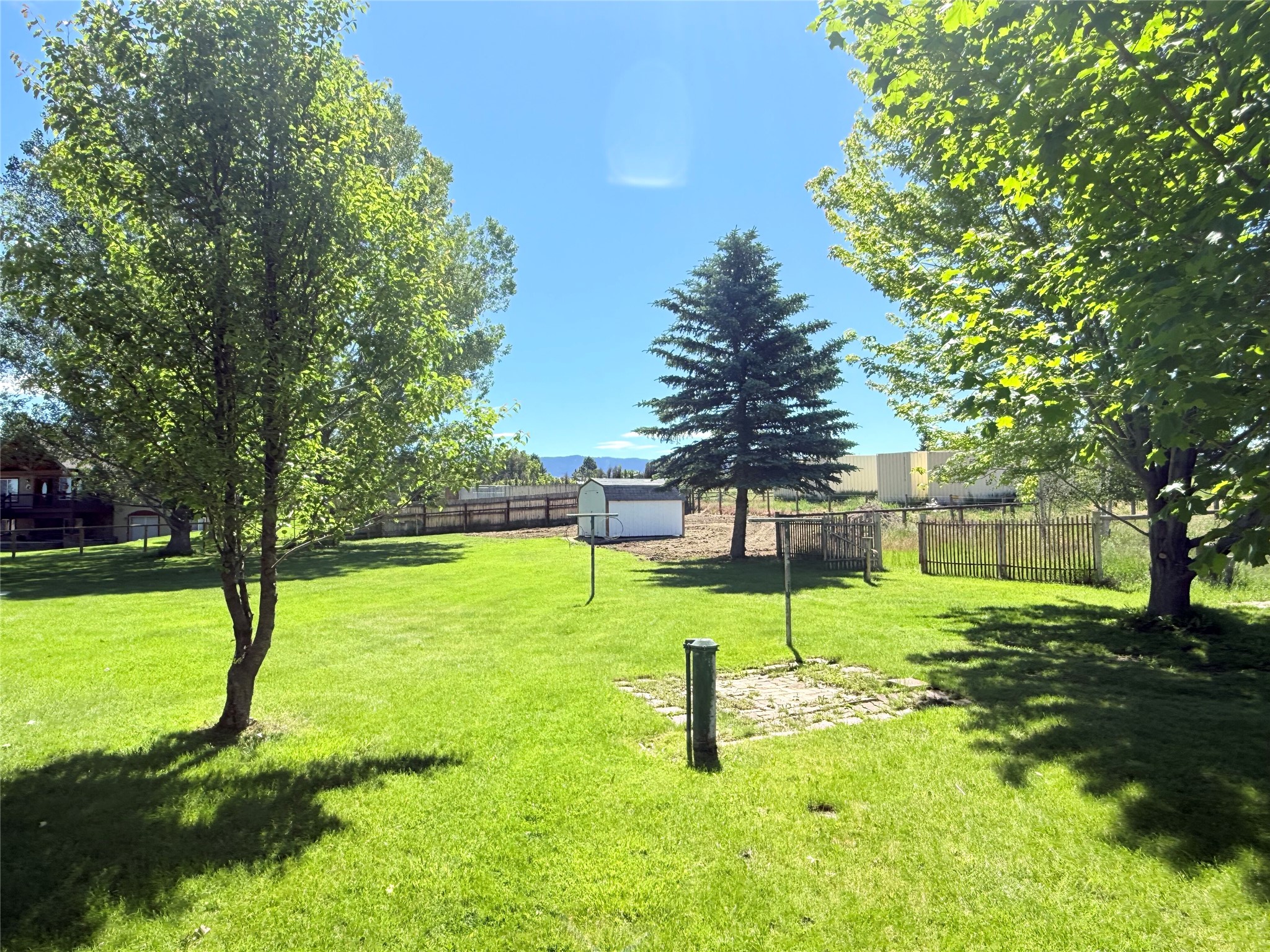451 Powell Way Property Photo 35