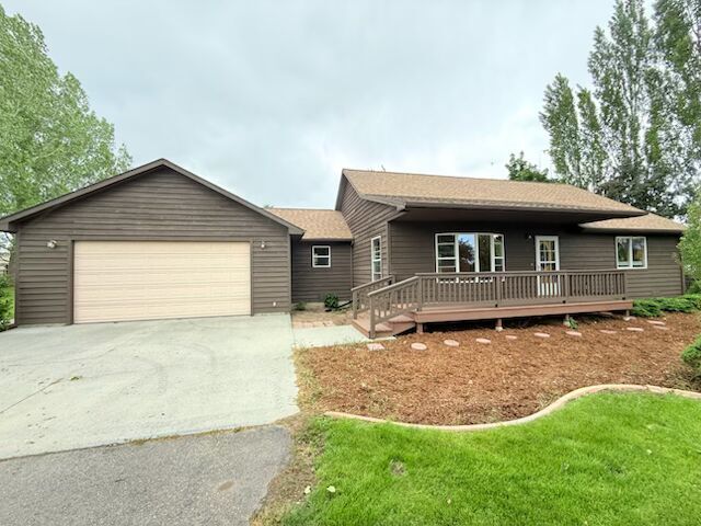 451 Powell Way Property Photo 42