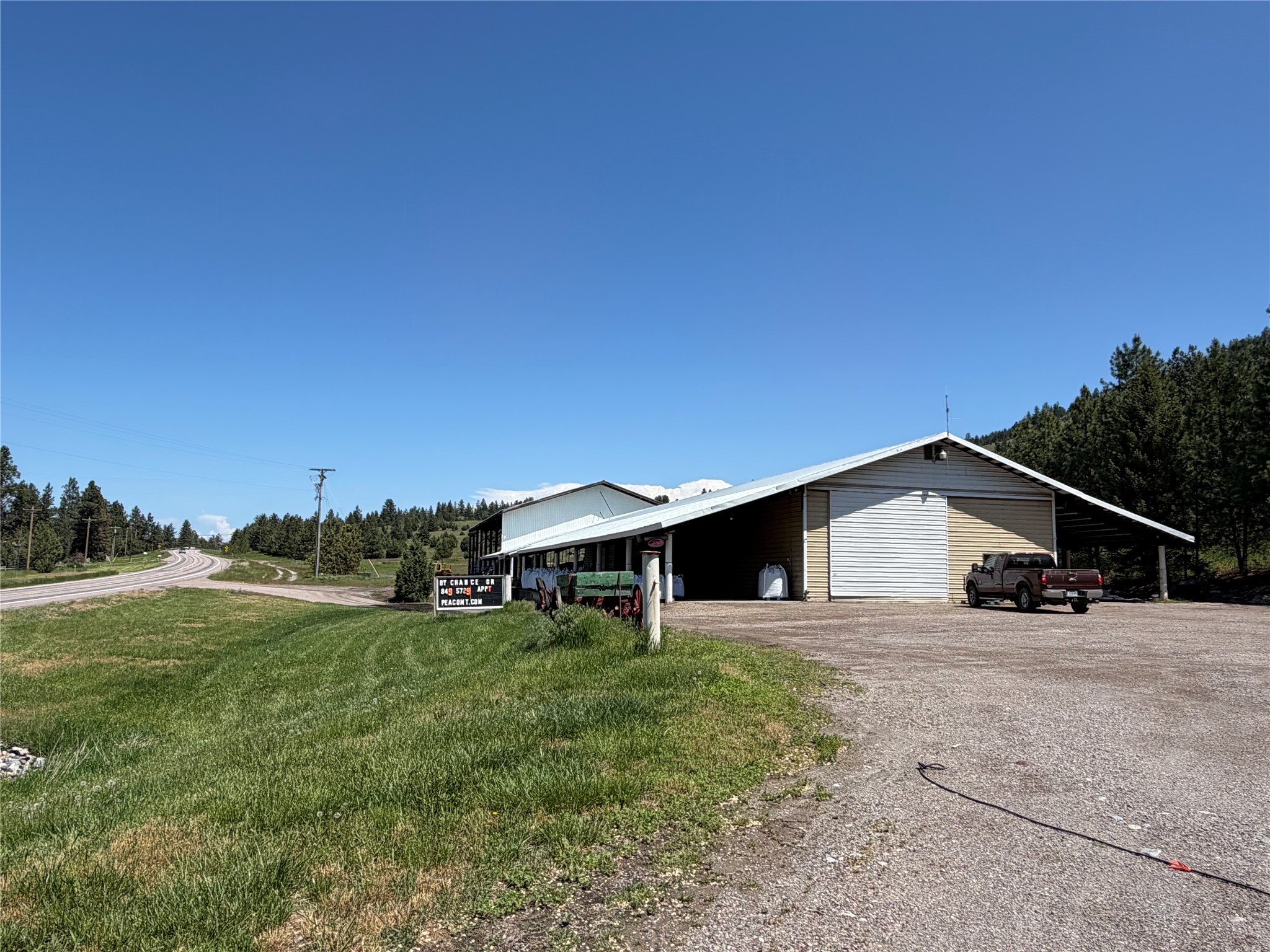 38261 Us Highway 93 Property Photo 1