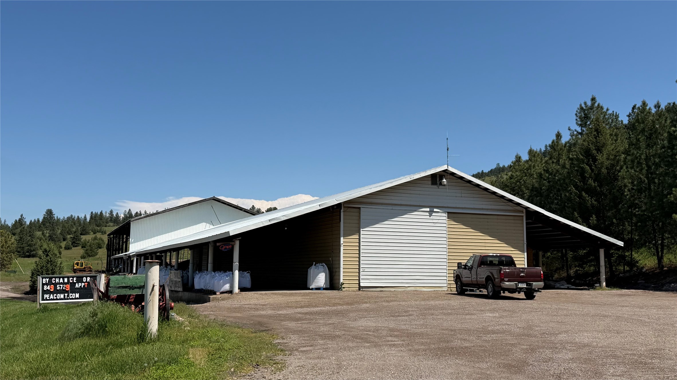 38261 Us Highway 93 Property Photo 2