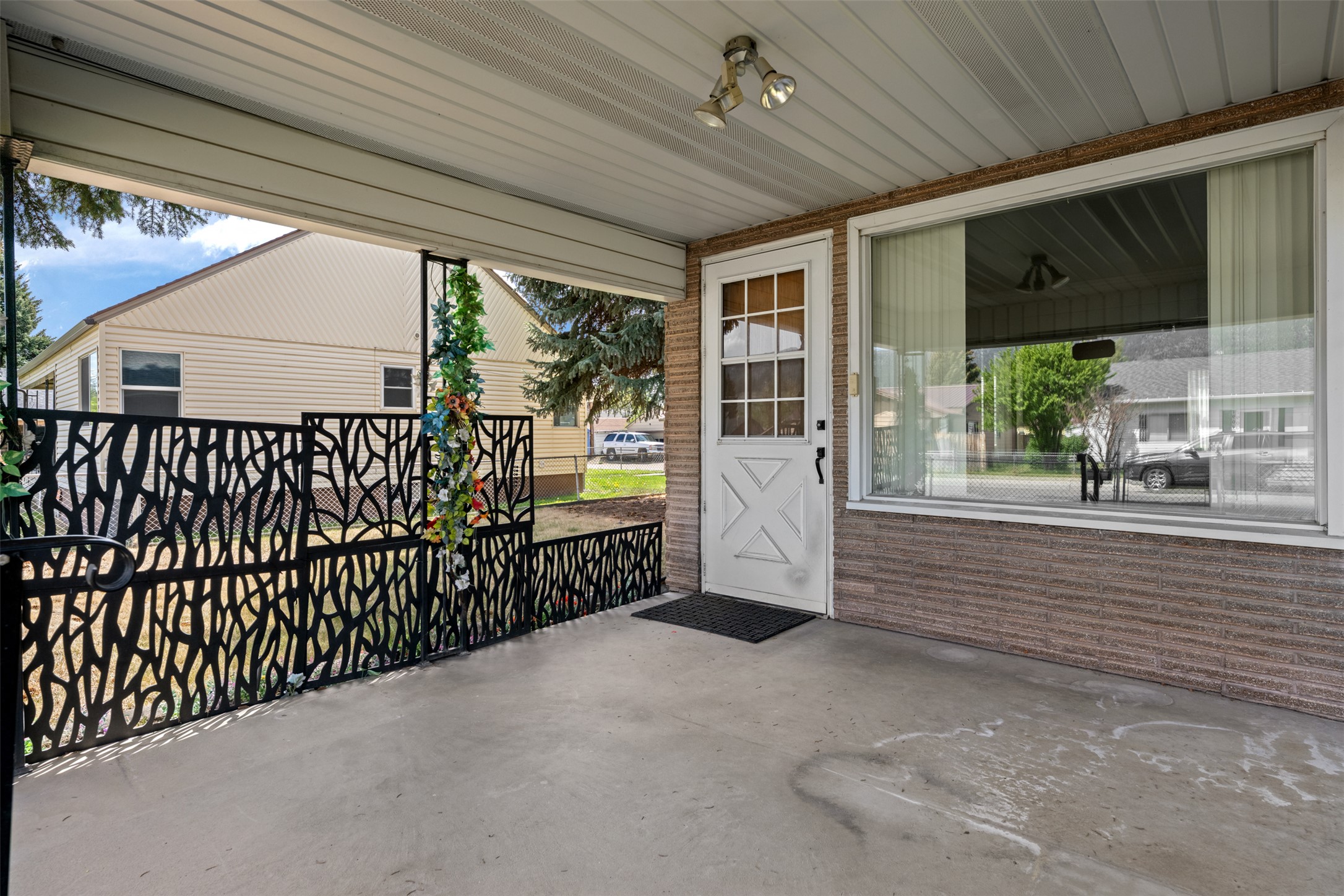 1909 Howard Street Property Photo 4