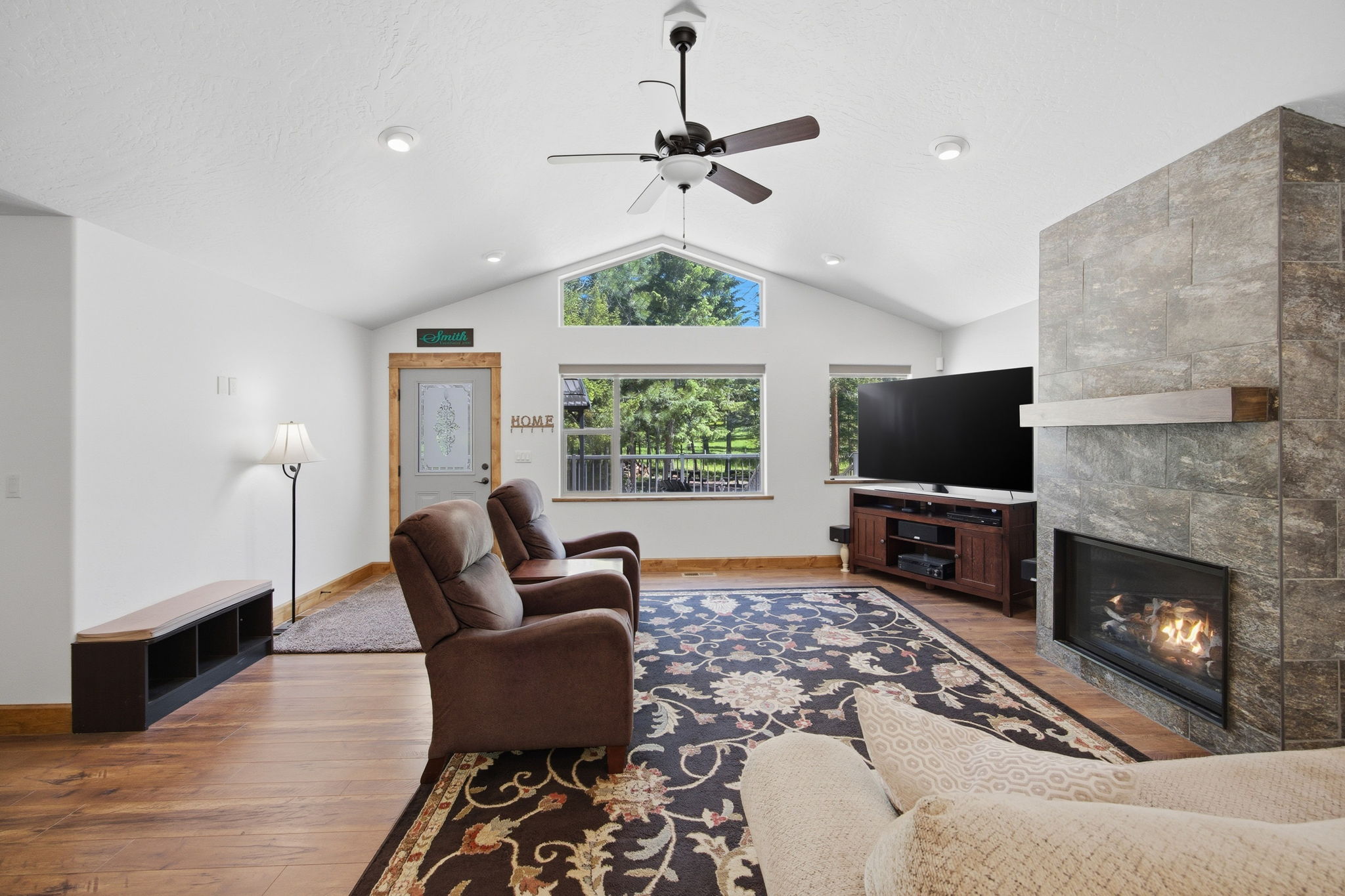 30123 Half Circle Way Property Photo 13