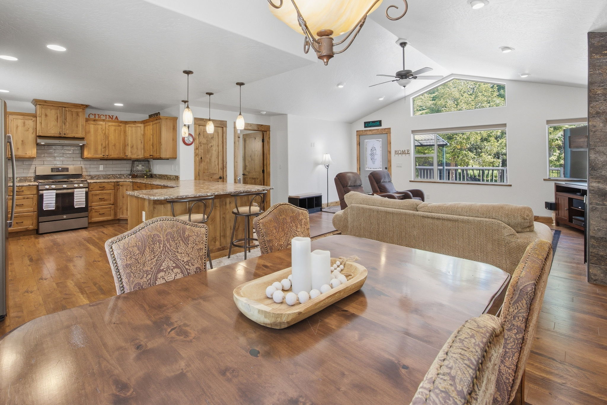 30123 Half Circle Way Property Photo 17