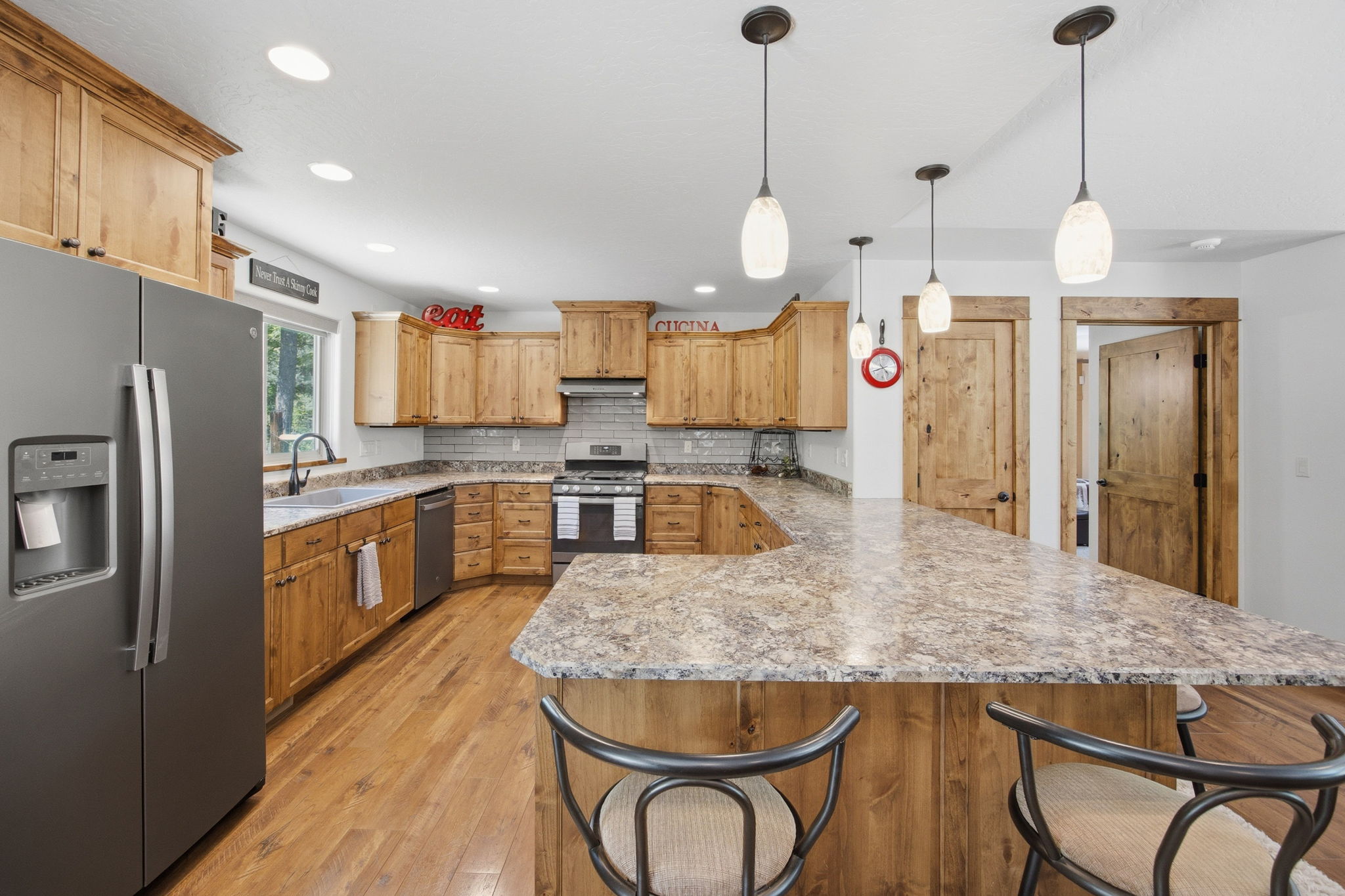 30123 Half Circle Way Property Photo 18