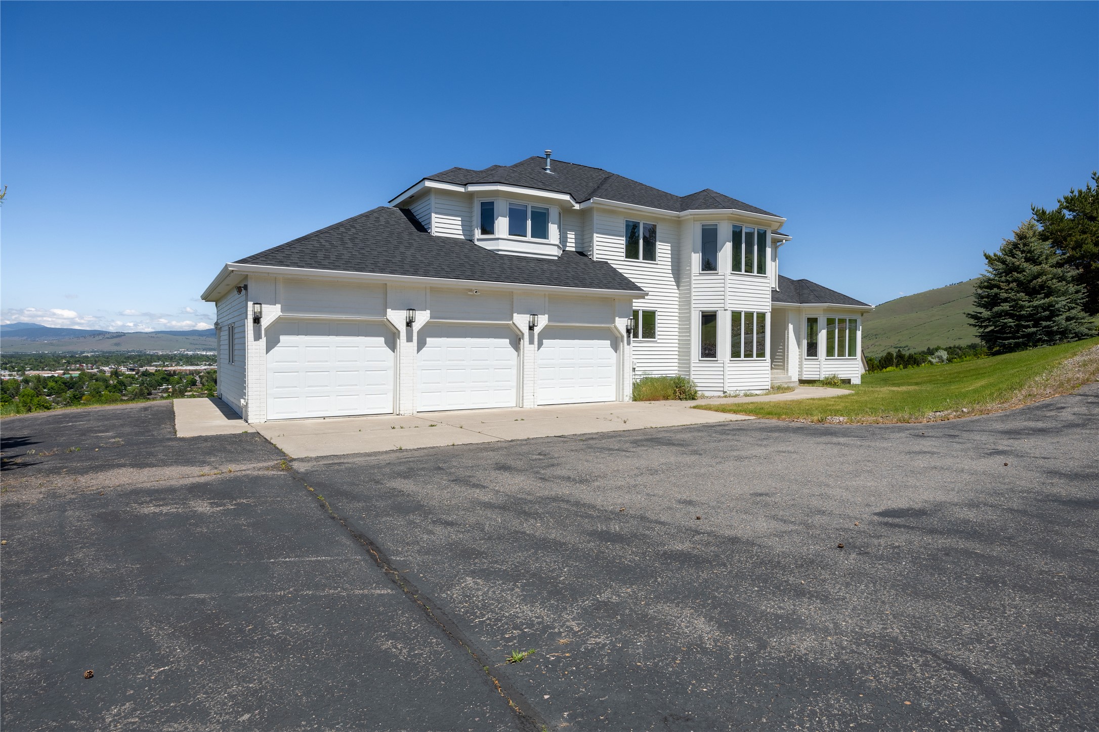 4607 Hillview Way Property Photo 6
