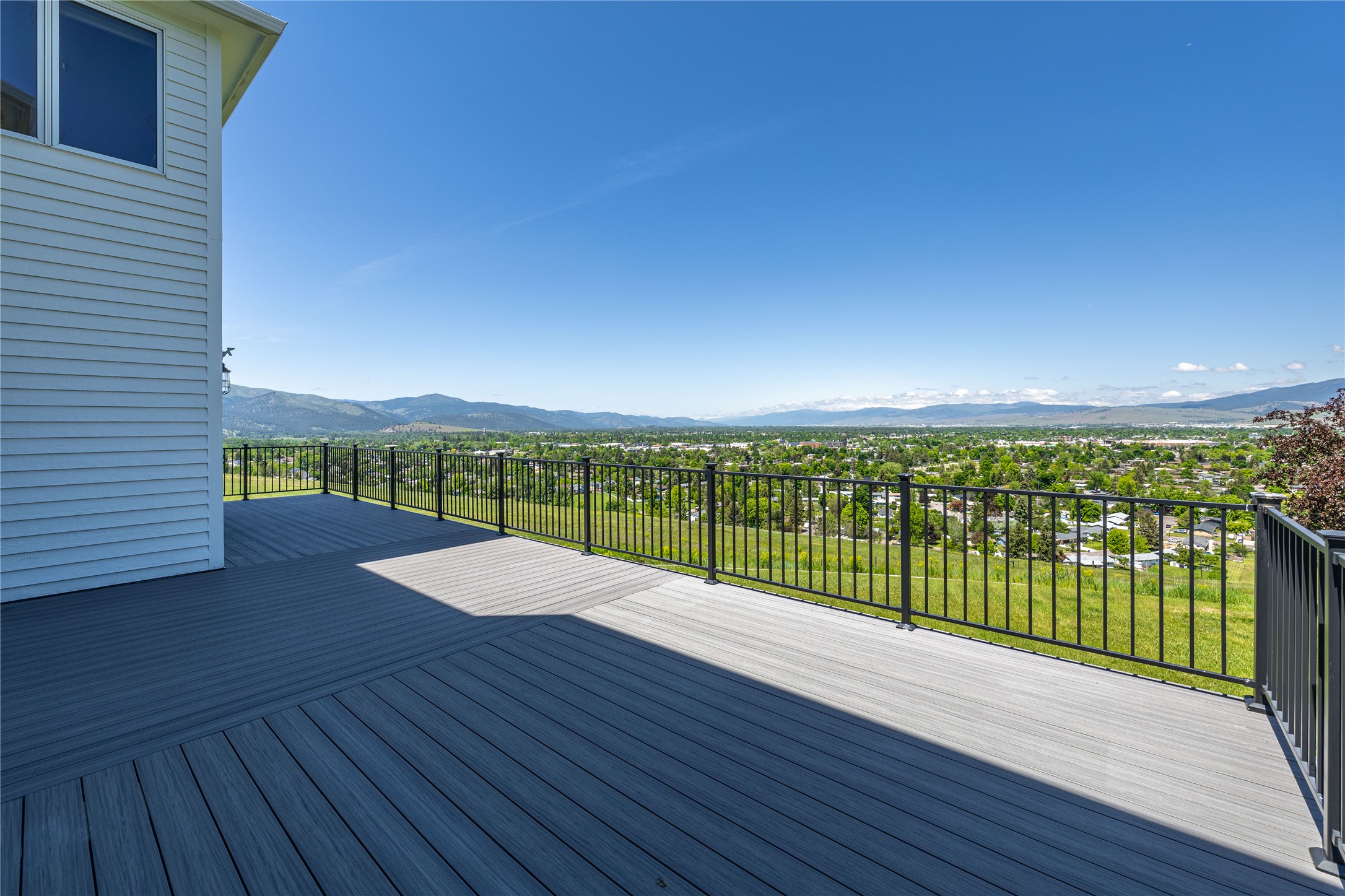 4607 Hillview Way Property Photo 10
