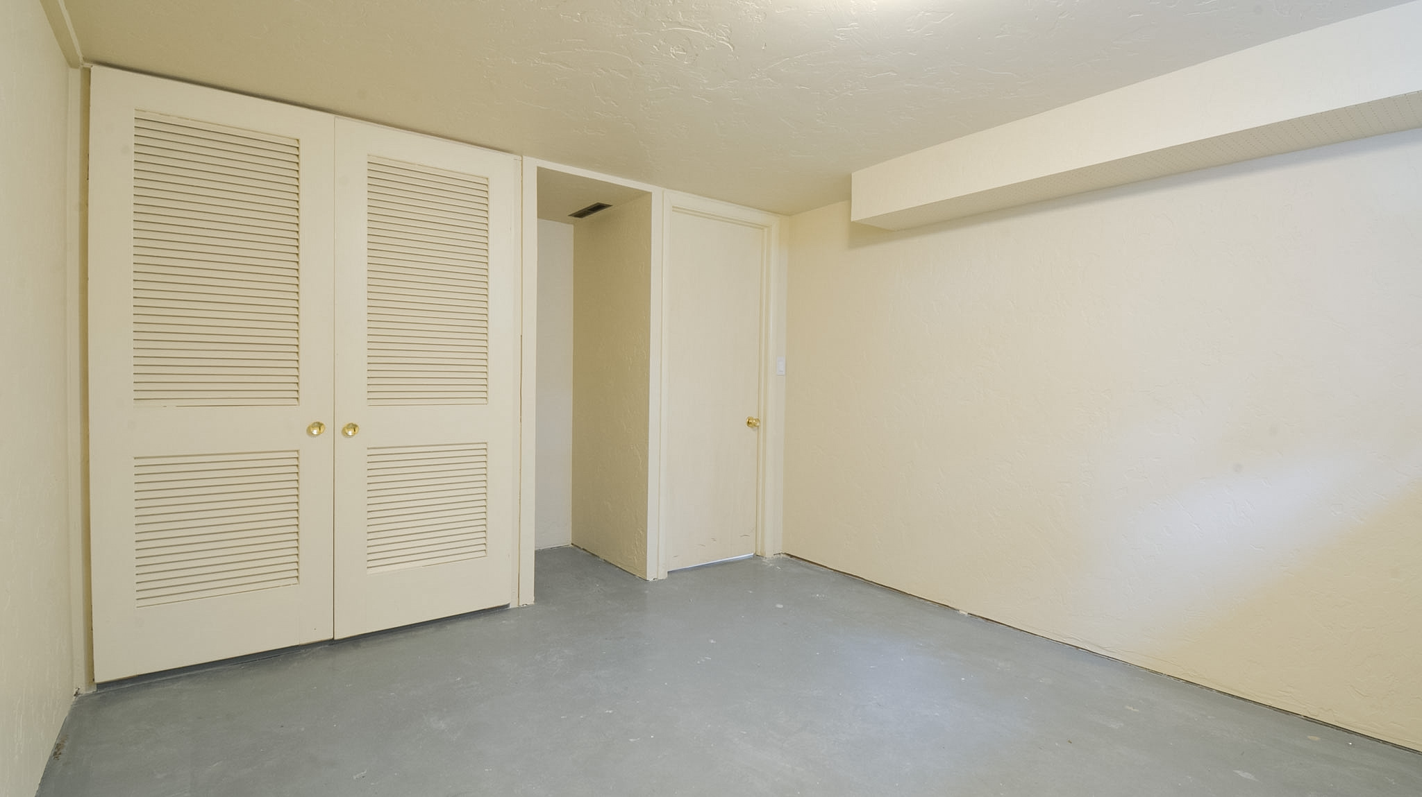 919 8th Avenue E Property Photo 3