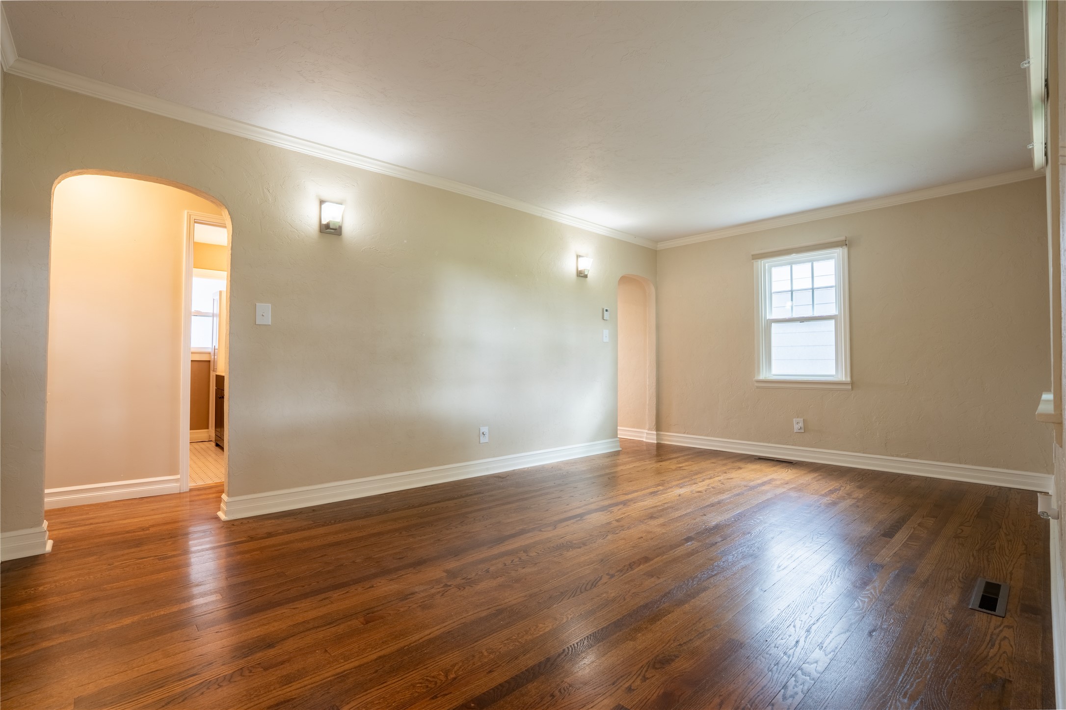 919 8th Avenue E Property Photo 5