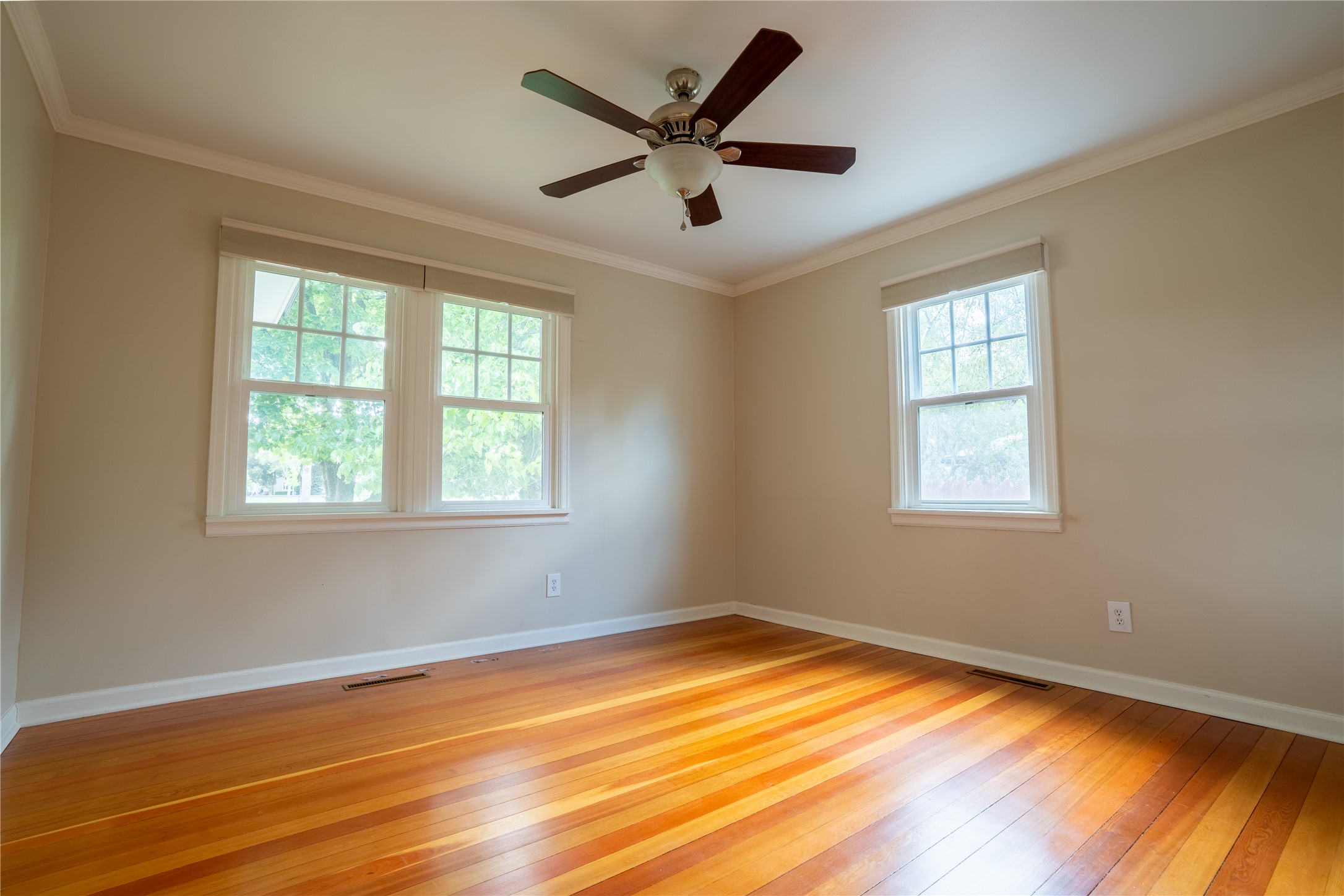 919 8th Avenue E Property Photo 12