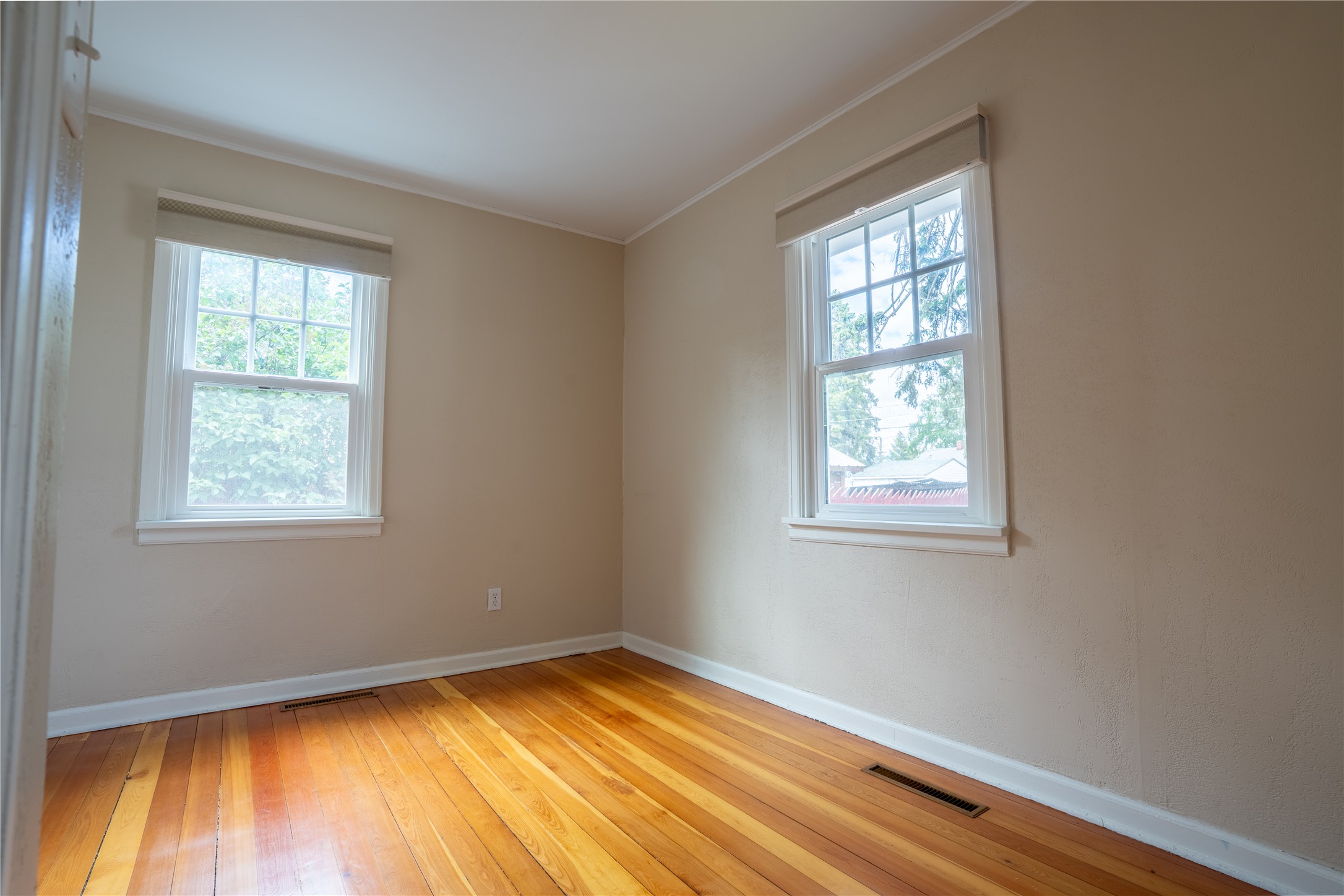 919 8th Avenue E Property Photo 13