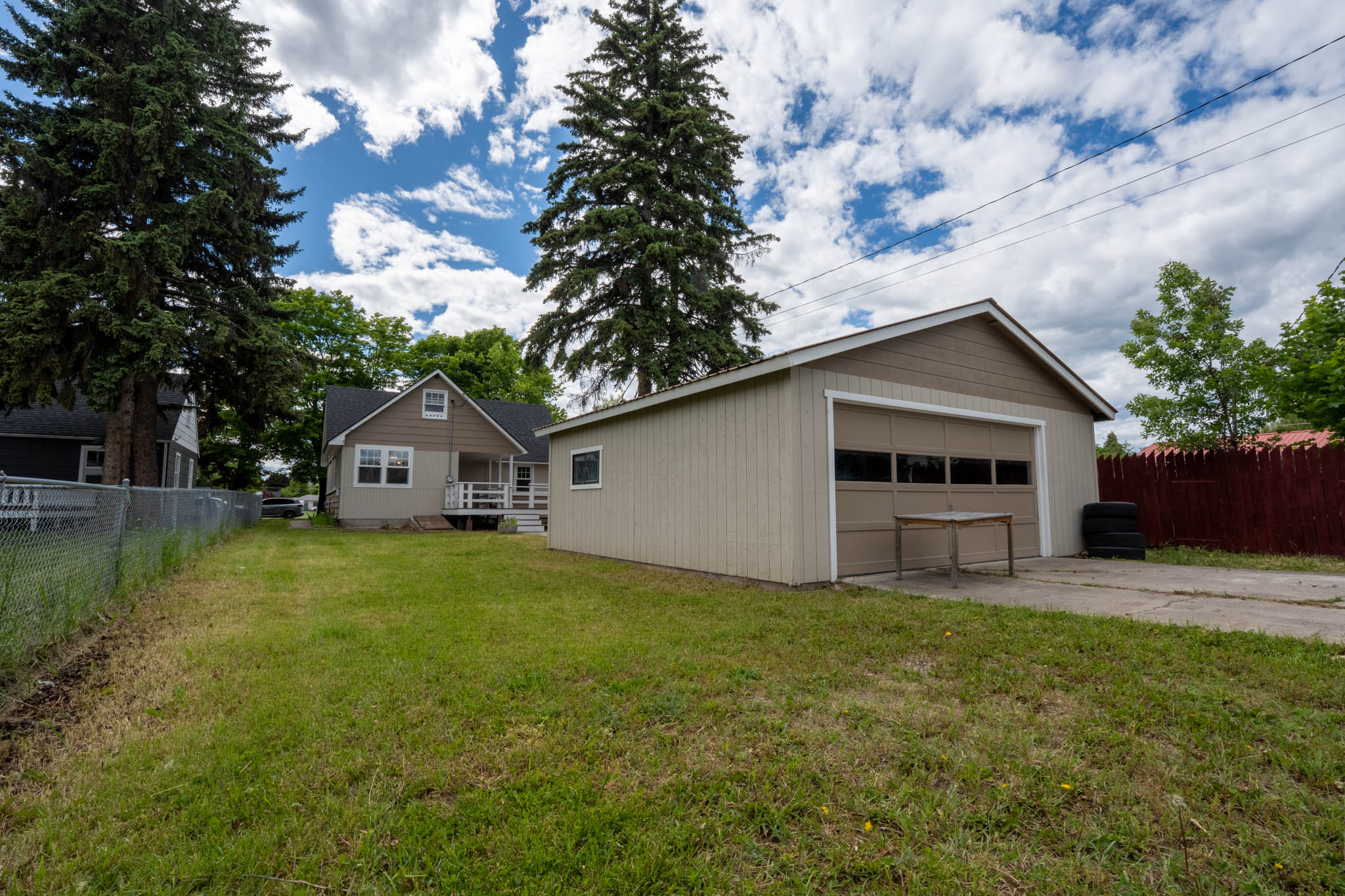 919 8th Avenue E Property Photo 24