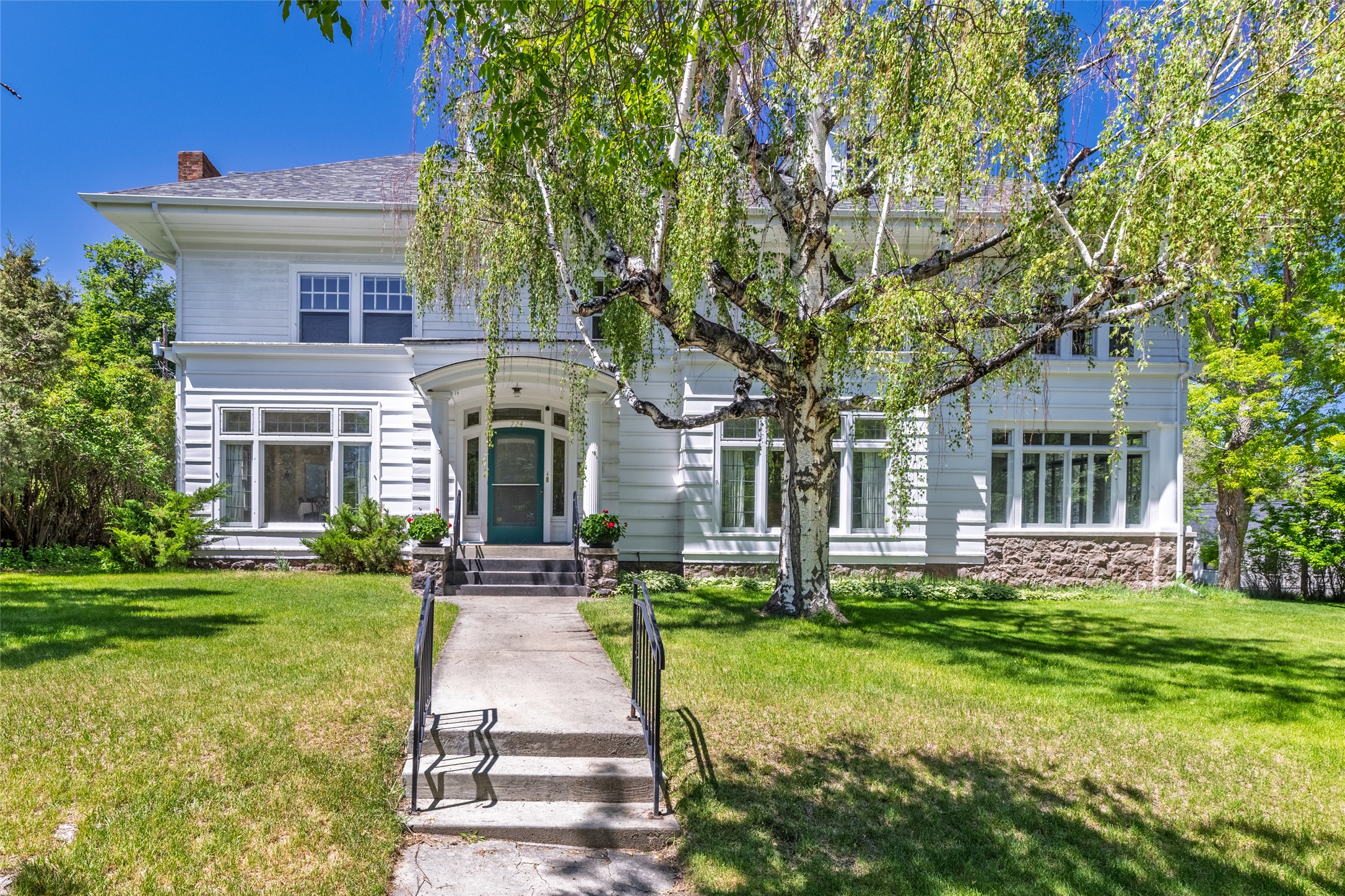 724 Monroe Avenue Property Photo