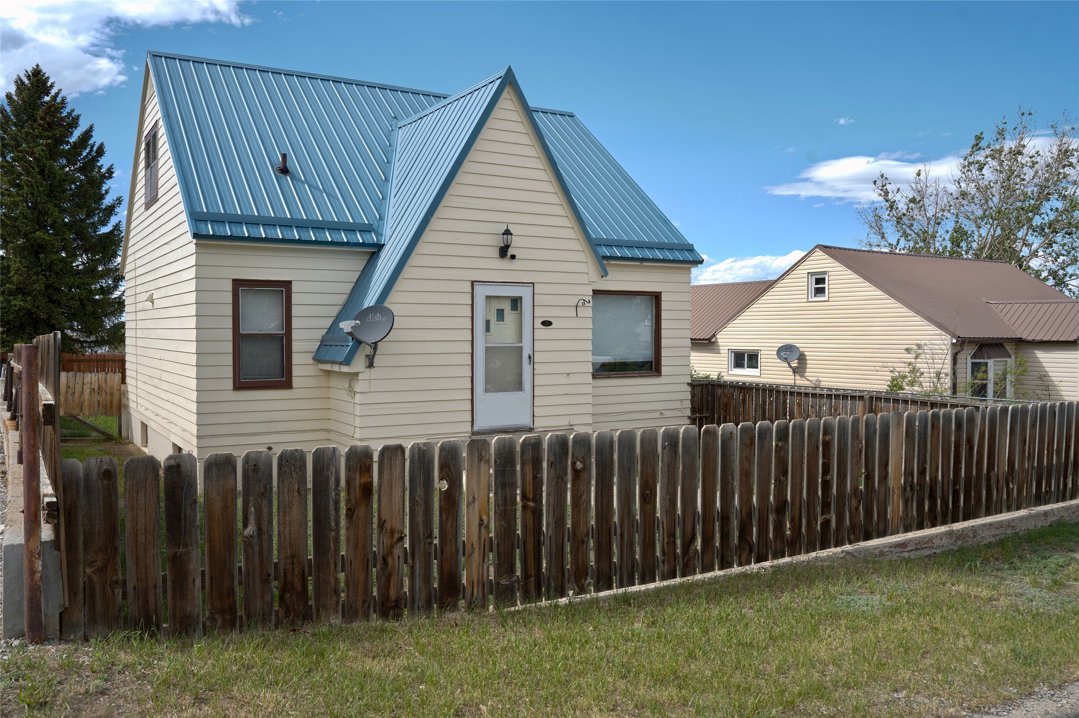 126 9th Avenue SE Property Photo 1
