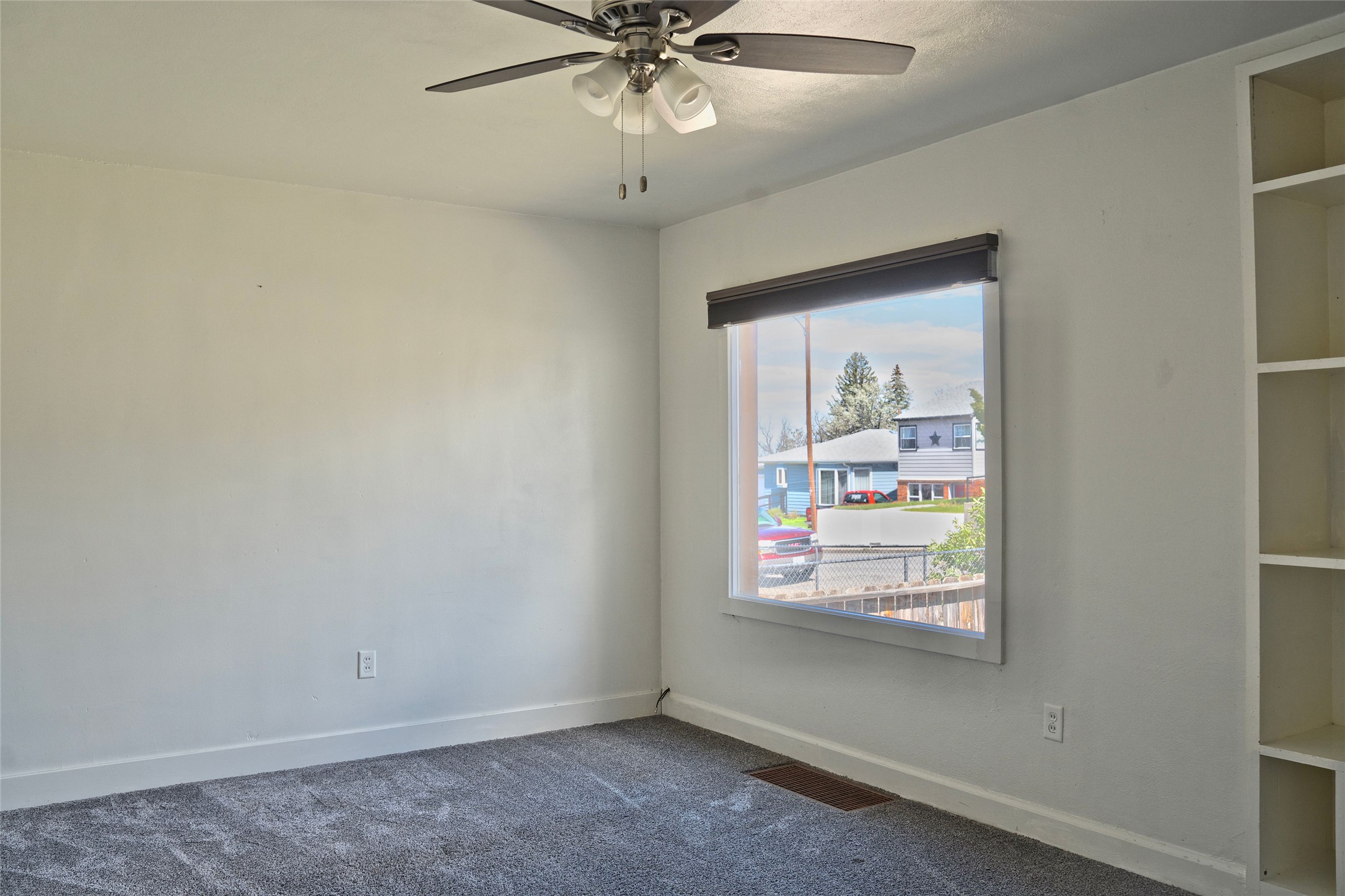 126 9th Avenue Se Property Photo 15