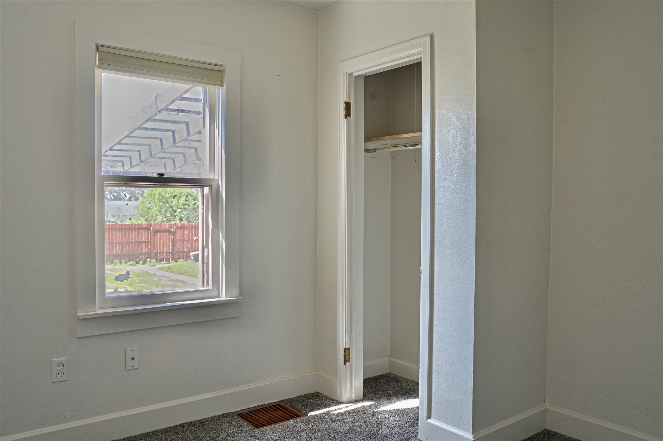 126 9th Avenue Se Property Photo 23