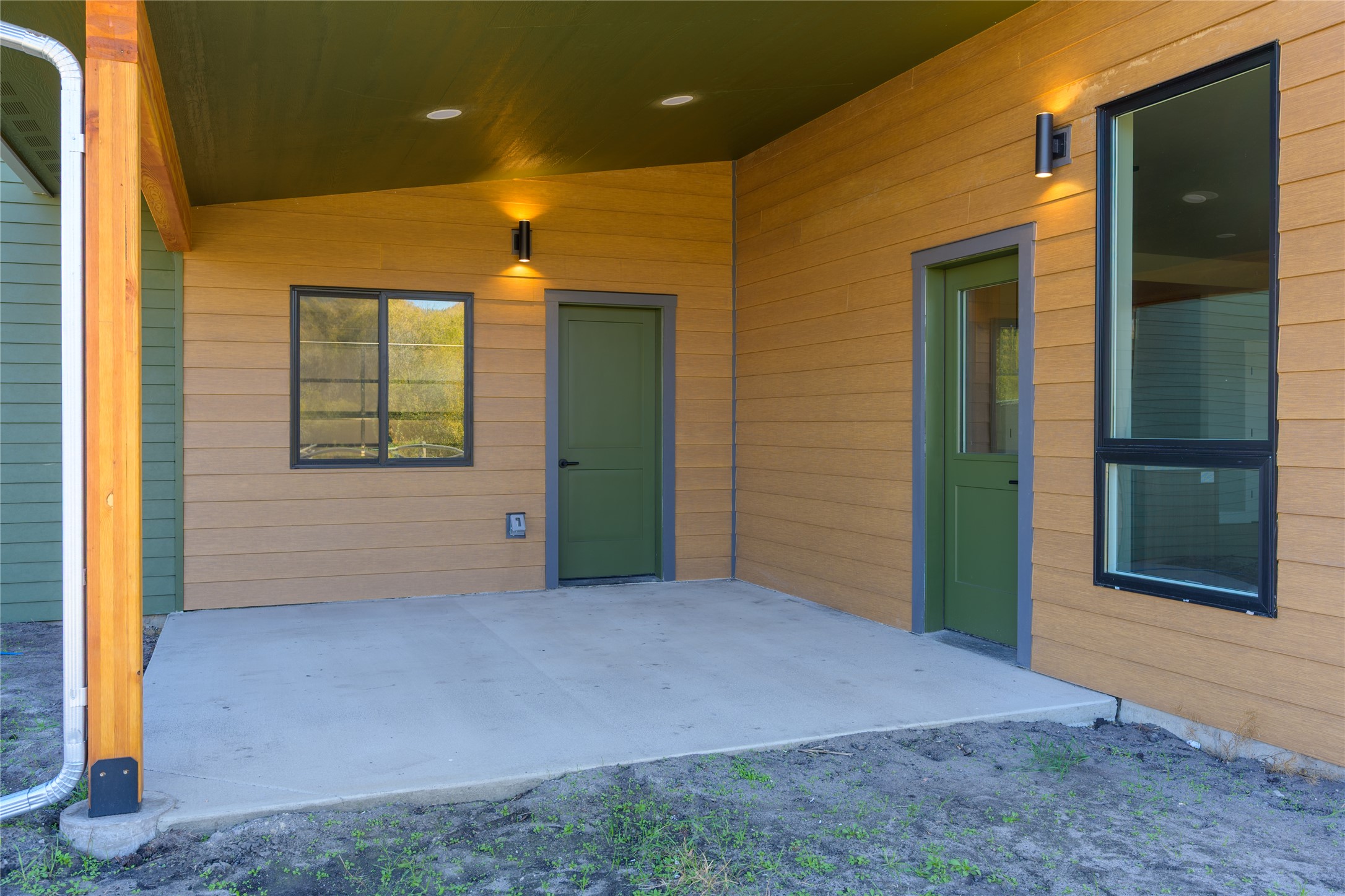 5699 Golf Drive Property Photo 3