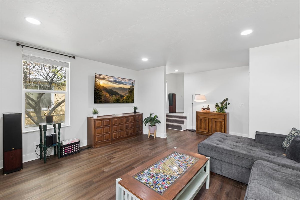 645 S Meridian Road Property Photo 3