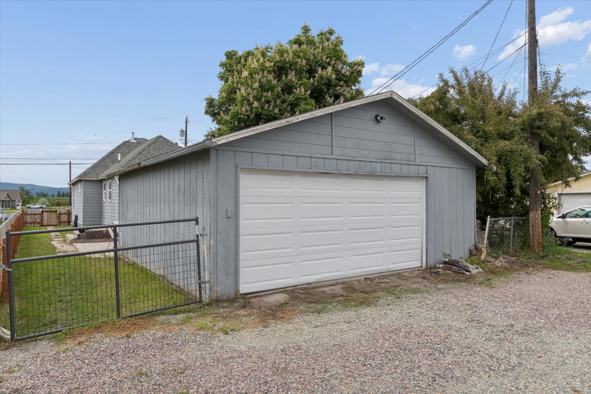 645 S Meridian Road Property Photo 7