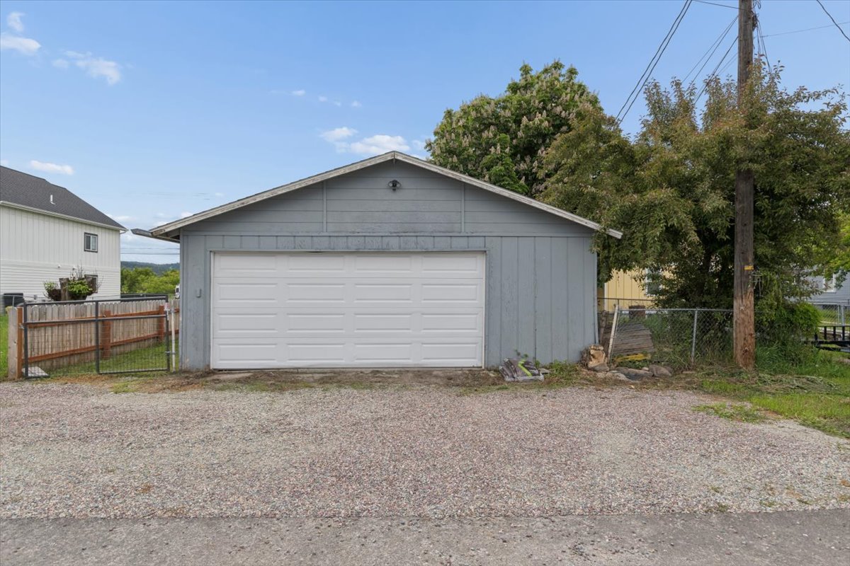 645 S Meridian Road Property Photo 8