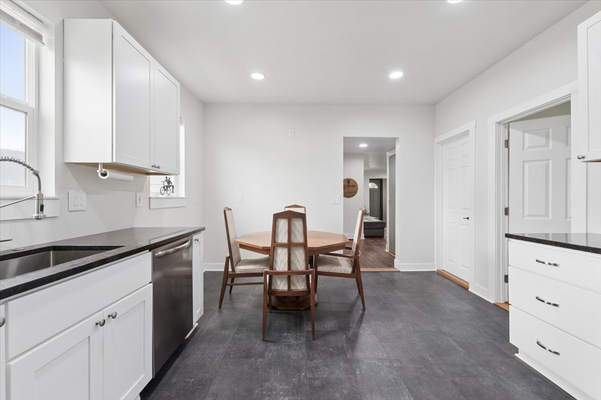 645 S Meridian Road Property Photo 13