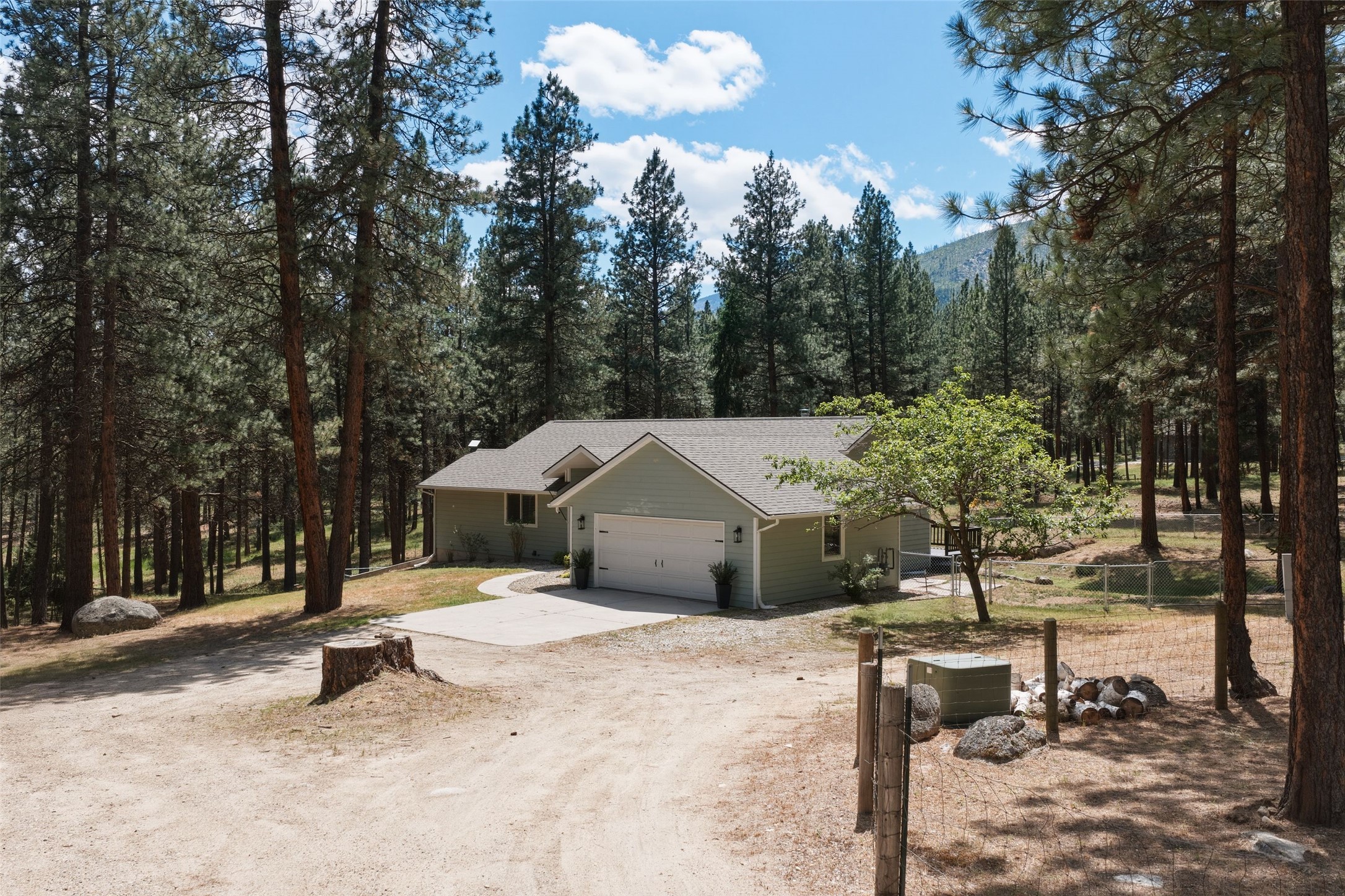 281 Wyant Lane Property Photo 3