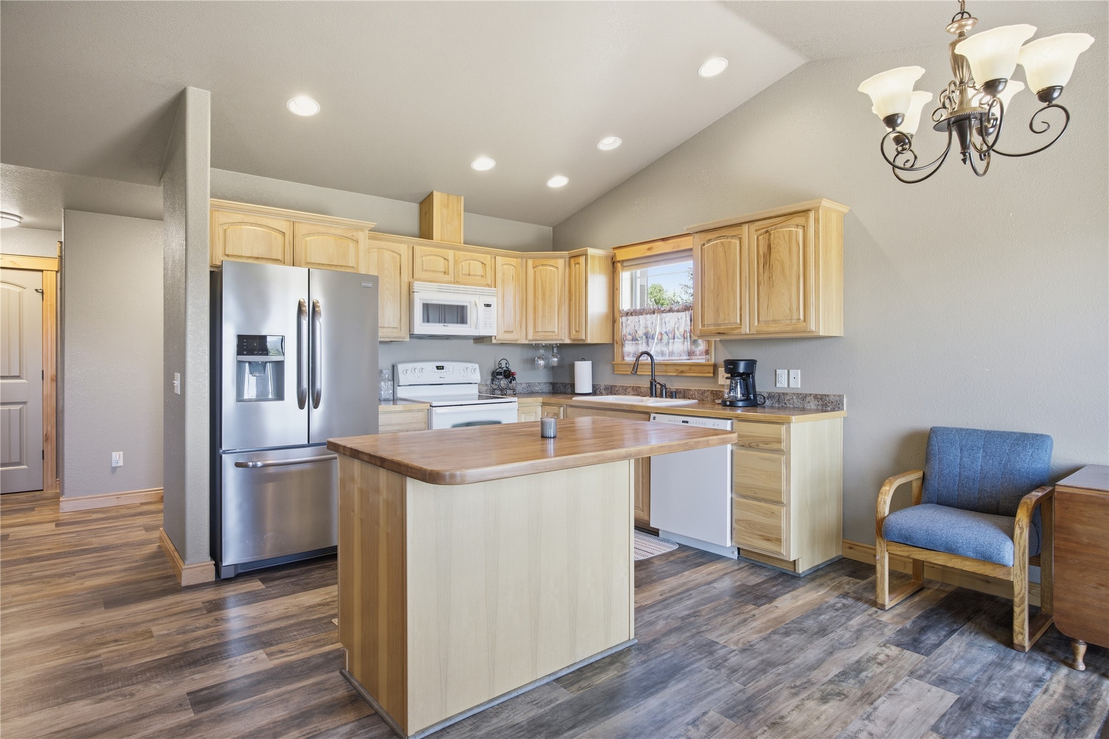 5872 & 5874 Canyon Vista Drive Property Photo 12