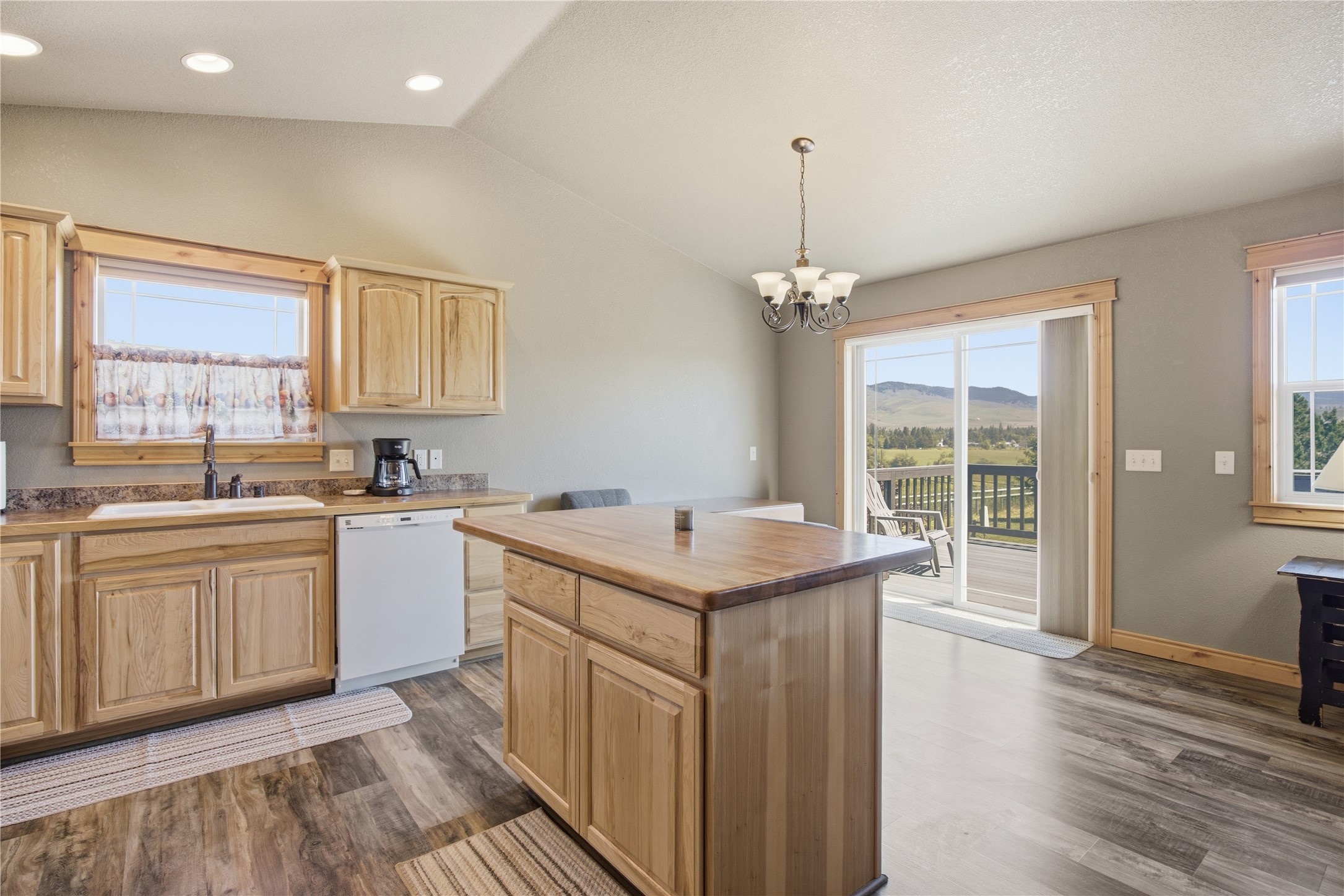 5872 & 5874 Canyon Vista Drive Property Photo 13