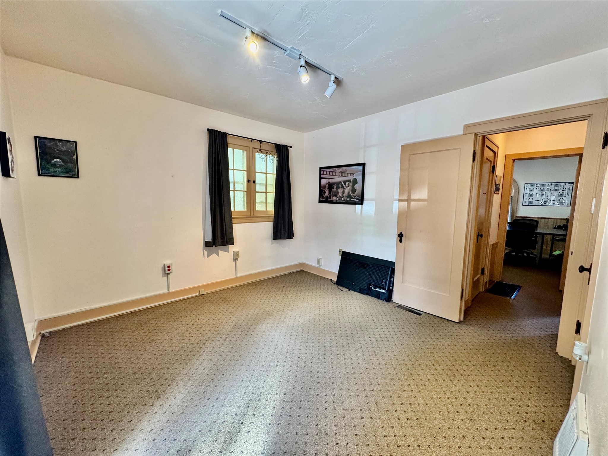 736 S Main Street Property Photo 39
