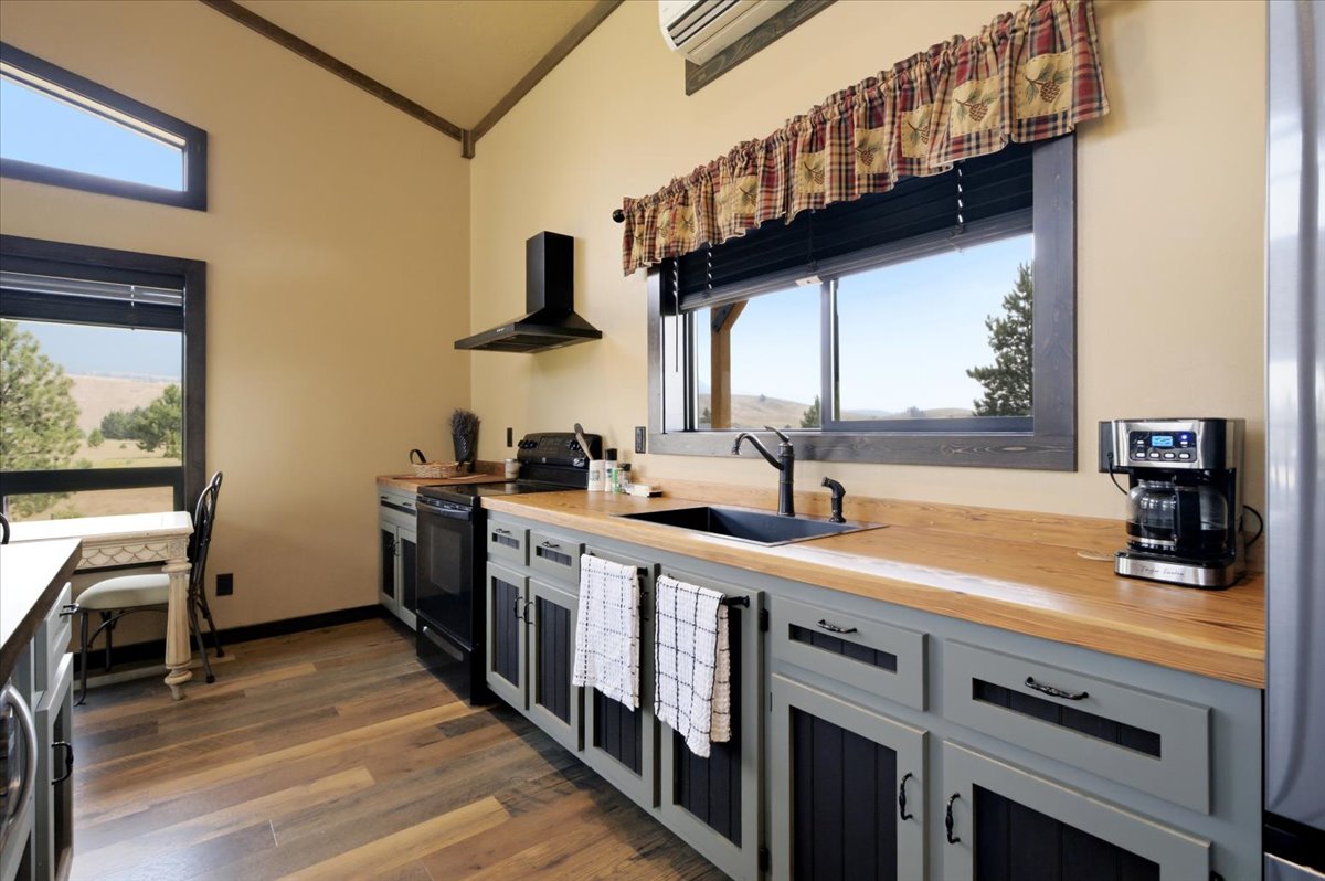 87 Velvet Grove Property Photo 11