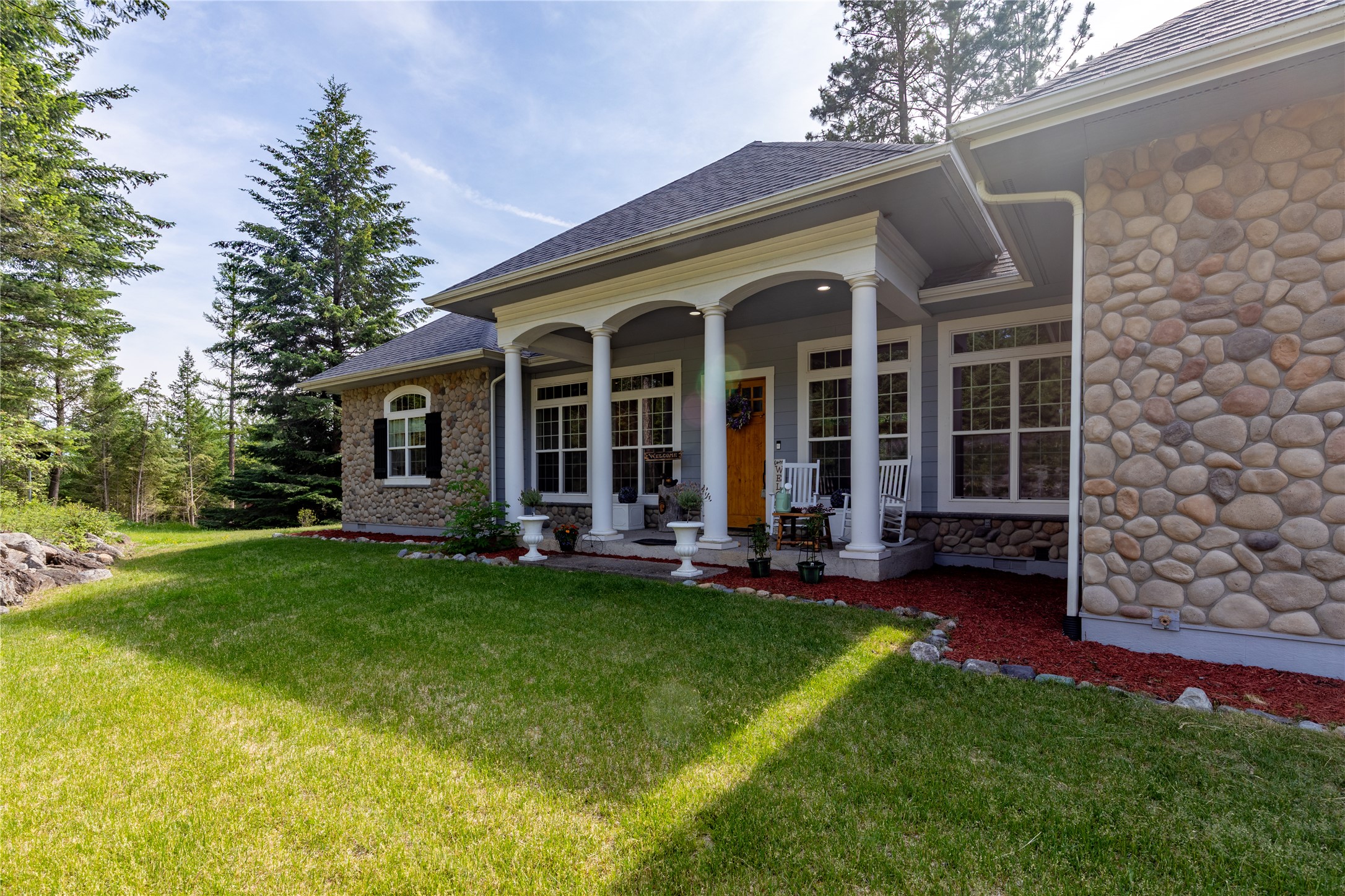 20245 Swan View Road Property Photo 1