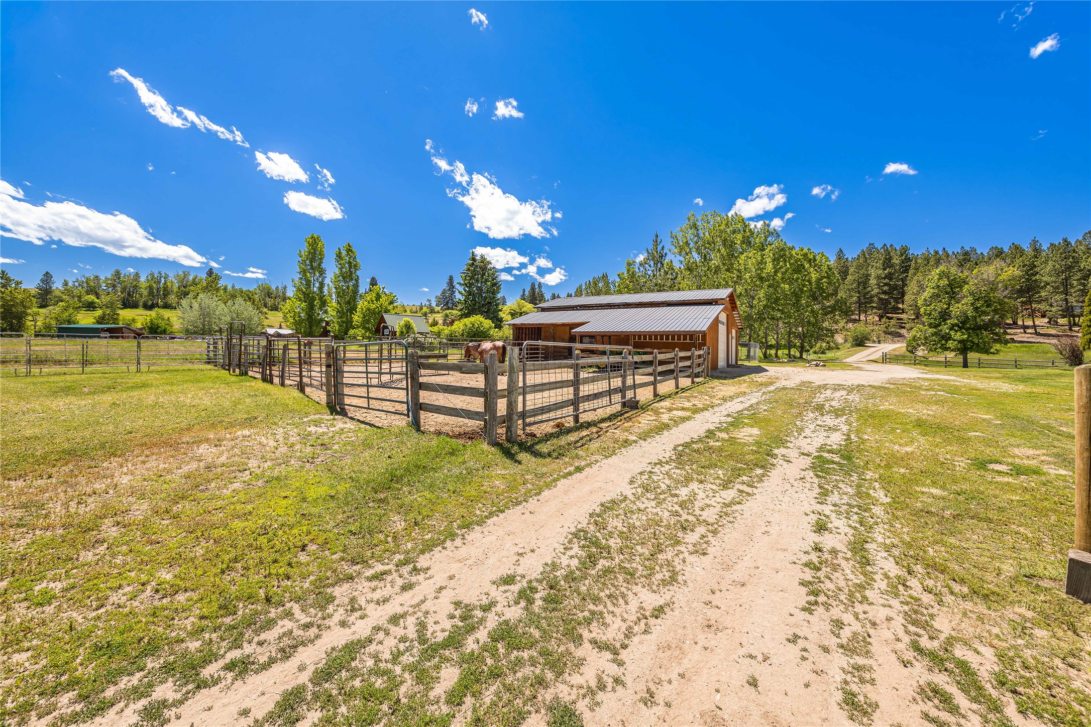 561 Camas Creek Loop Property Photo 39