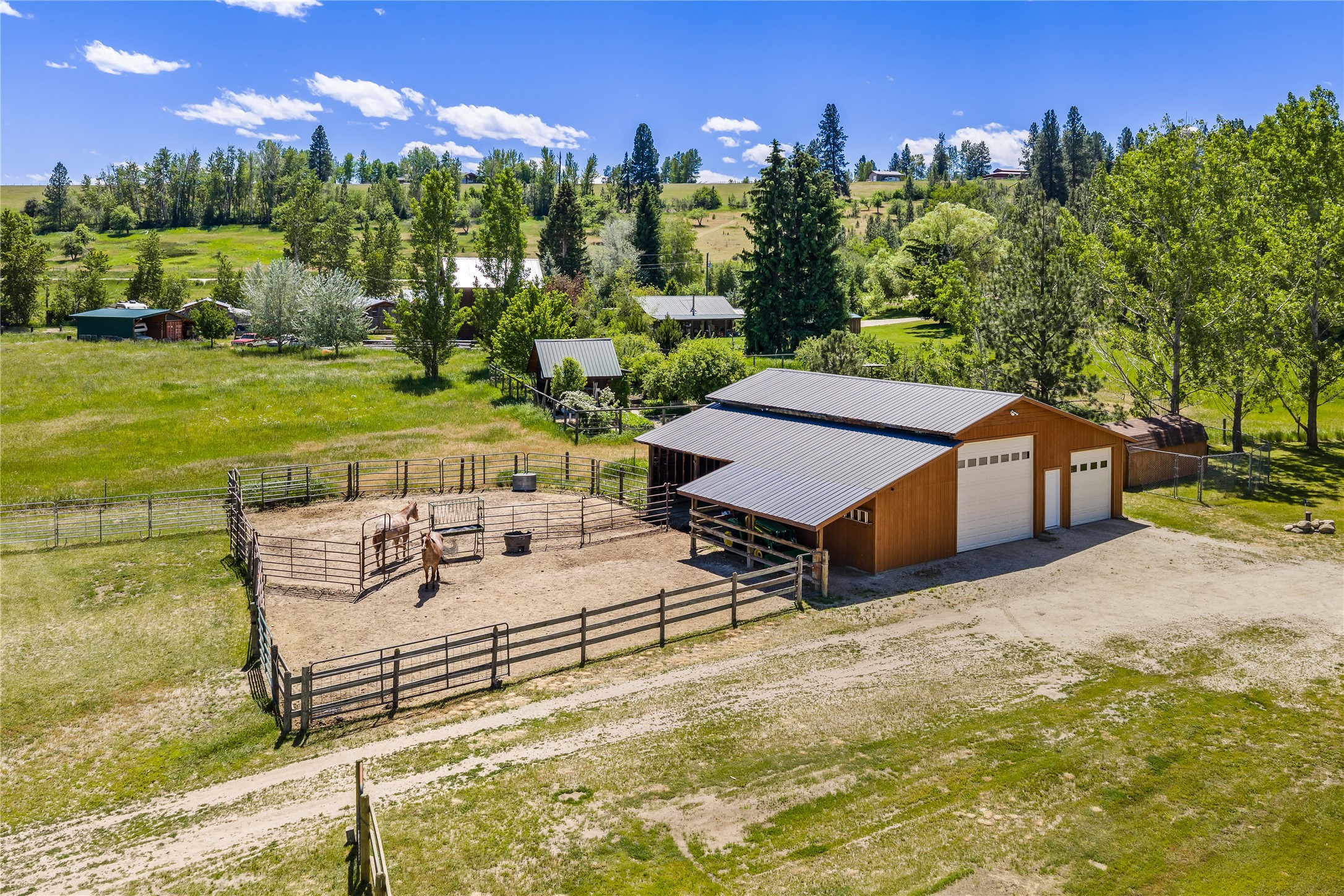 561 Camas Creek Loop Property Photo 40